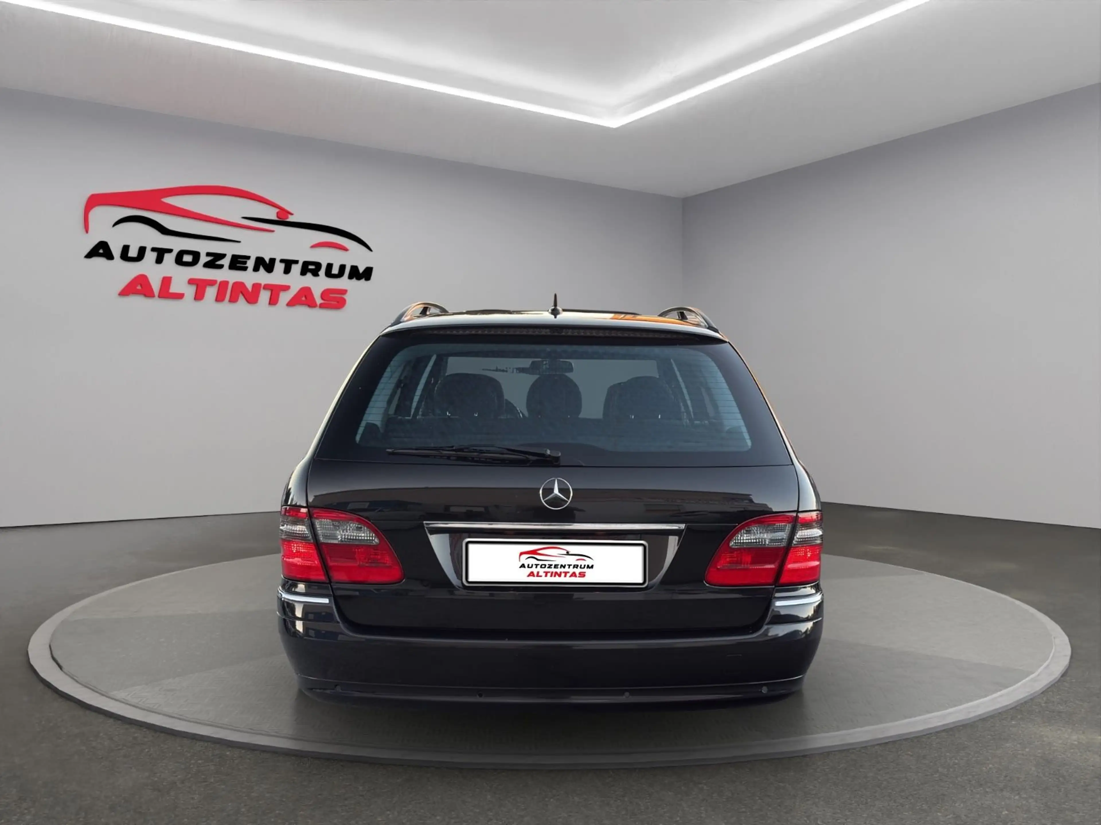 Mercedes-Benz E 220 CDI T*AVANTGARDE*ESHD*NAVI*XEN*T.LEDER*AHK — photo 6