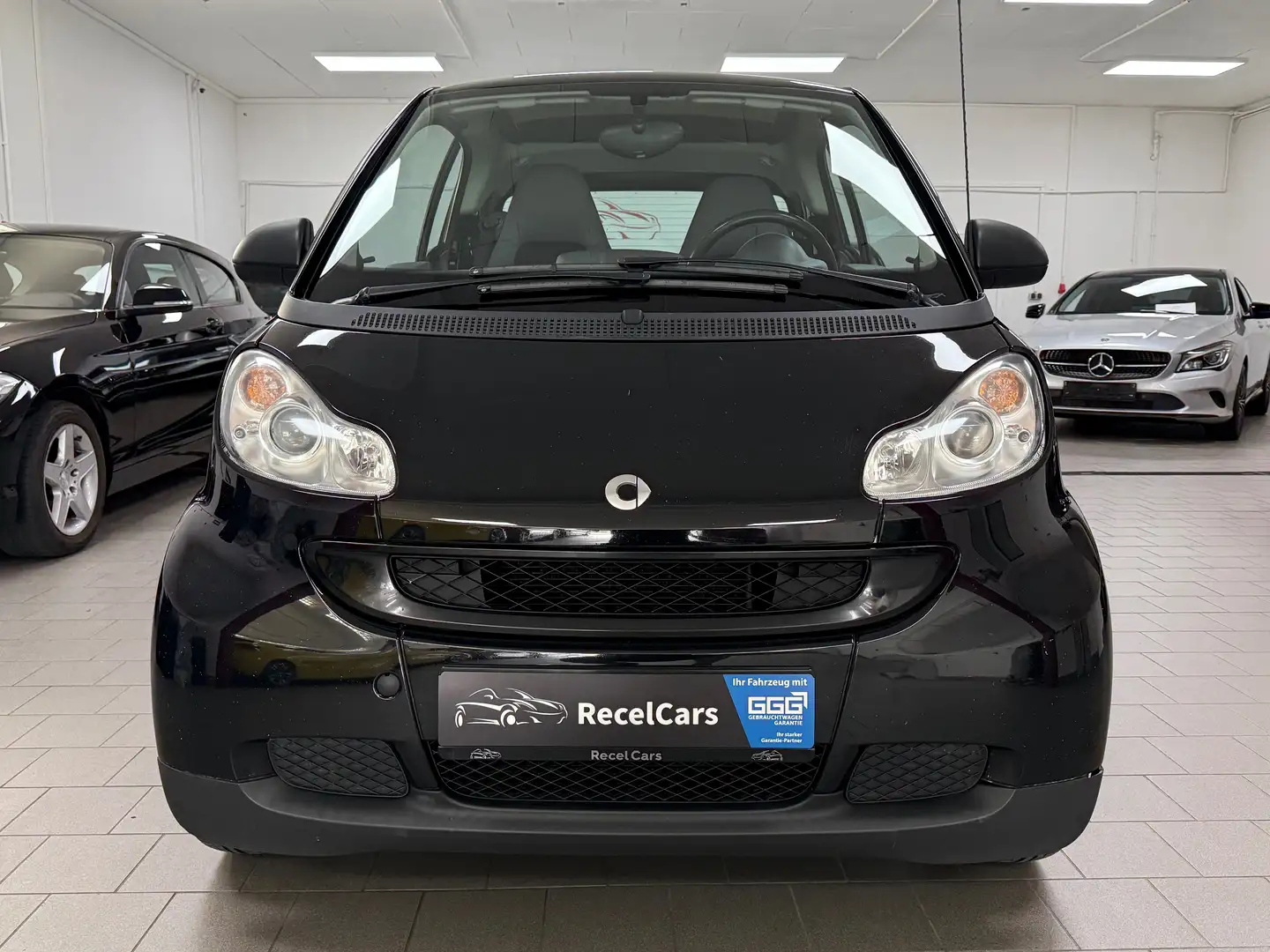 smart forTwo Basis*1.0*SHZ*KLIMA*PANOGLASDACH*TÜV NEU* Schwarz - 2