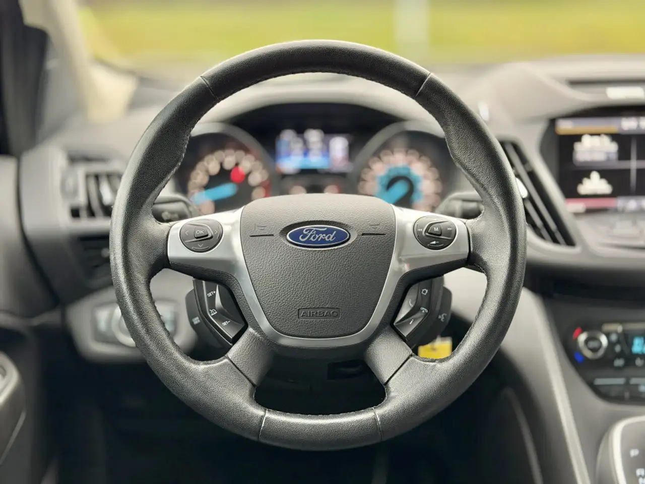 Ford Escape снимка Ford Escape