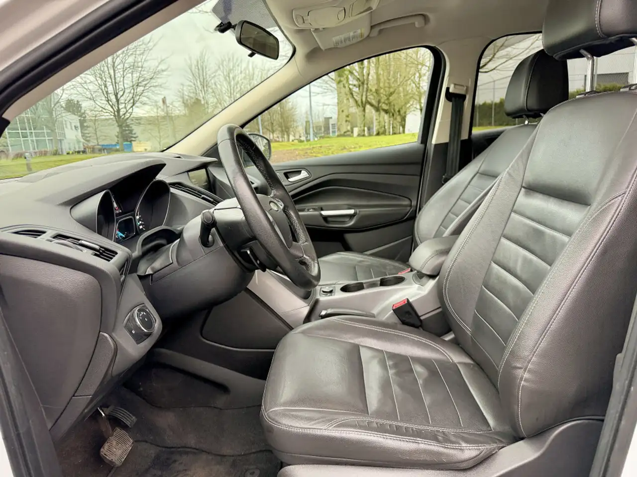 Ford Escape снимка Ford Escape