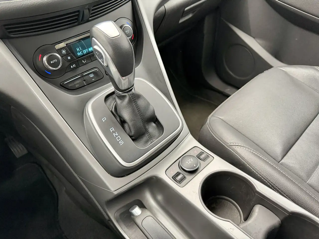 Ford Escape снимка Ford Escape