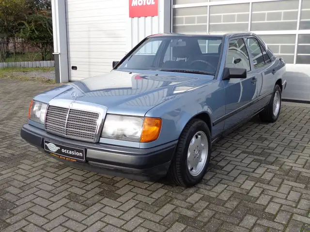 Mercedes-Benz 500 200-500 (W124) 200 Smetteloze auto 1985 Belastingv