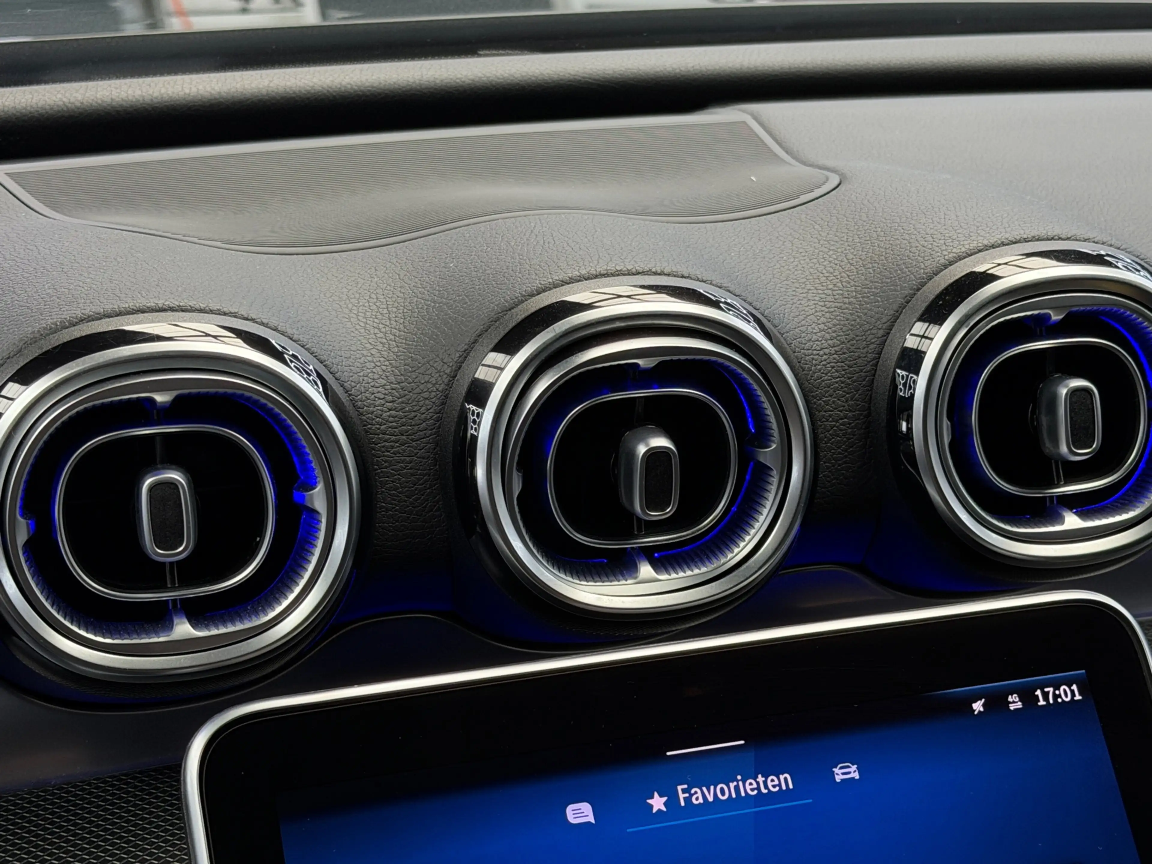 Mercedes-Benz C 300 Estate e Luxury Line Camera CarPlay BTW — photo 30