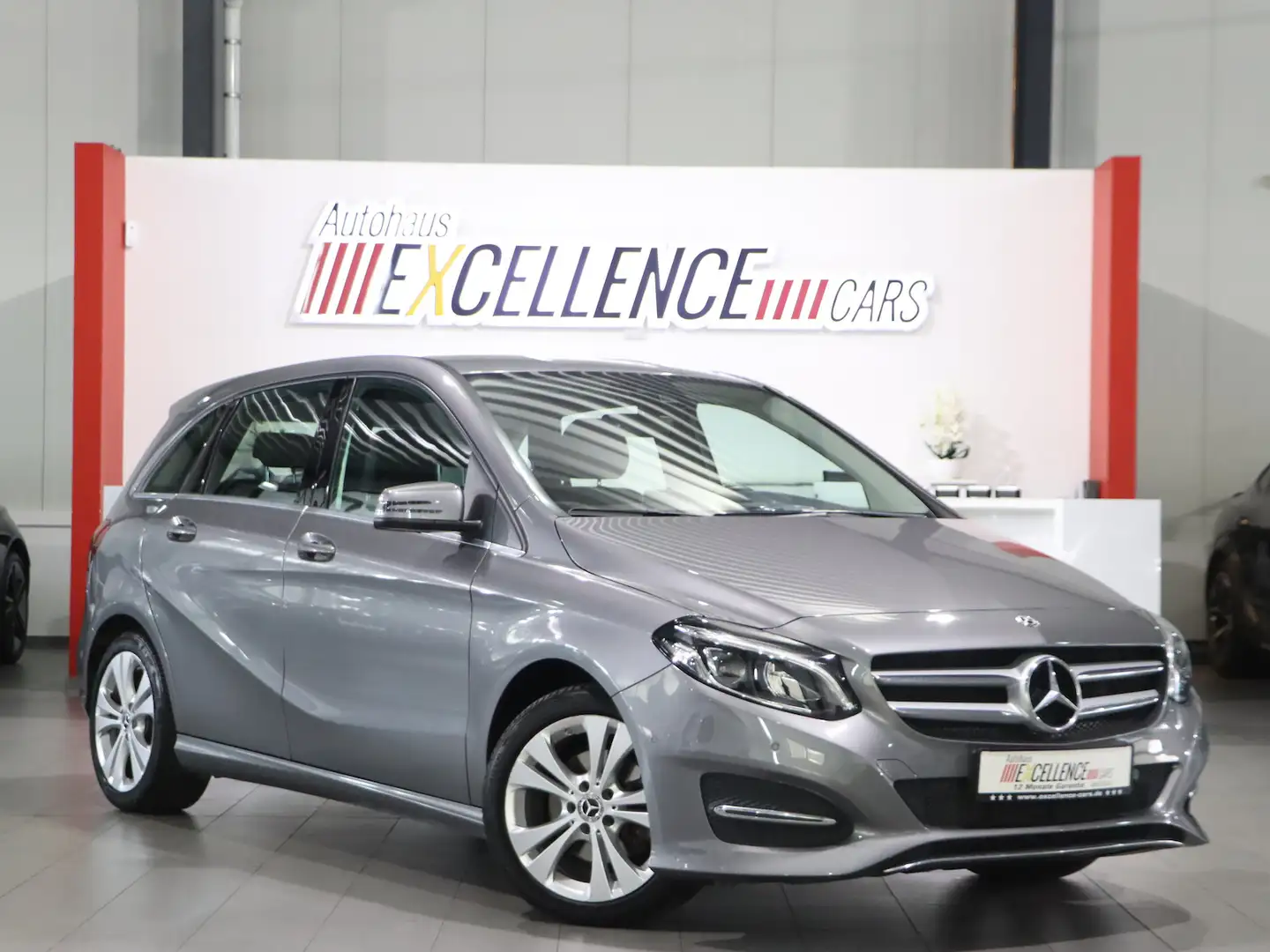 Mercedes-Benz B 200 URBAN STYLE SPORT / AUTOMATIK, LED, LEDER Grau - 1