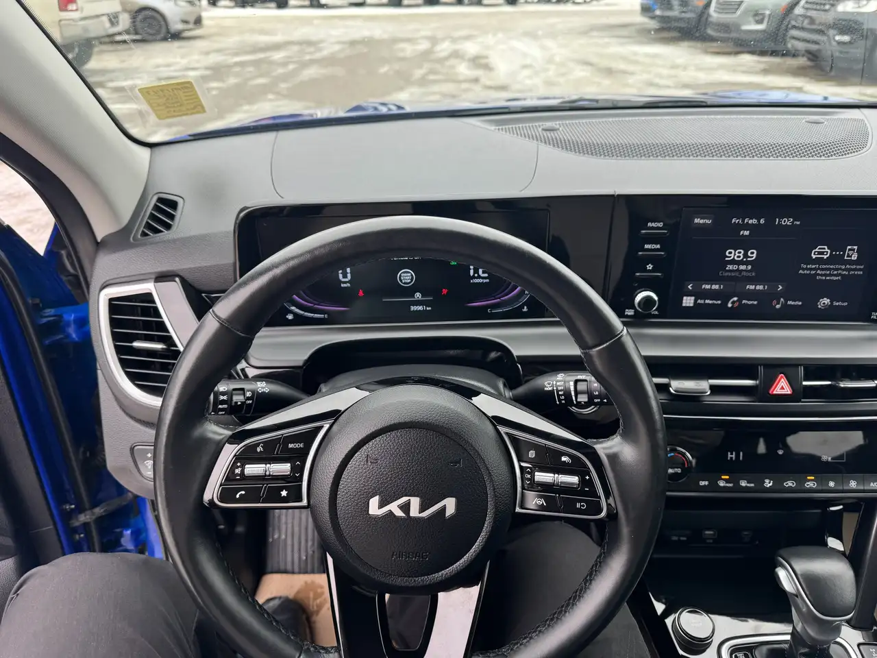 Kia Seltos снимка Kia Seltos