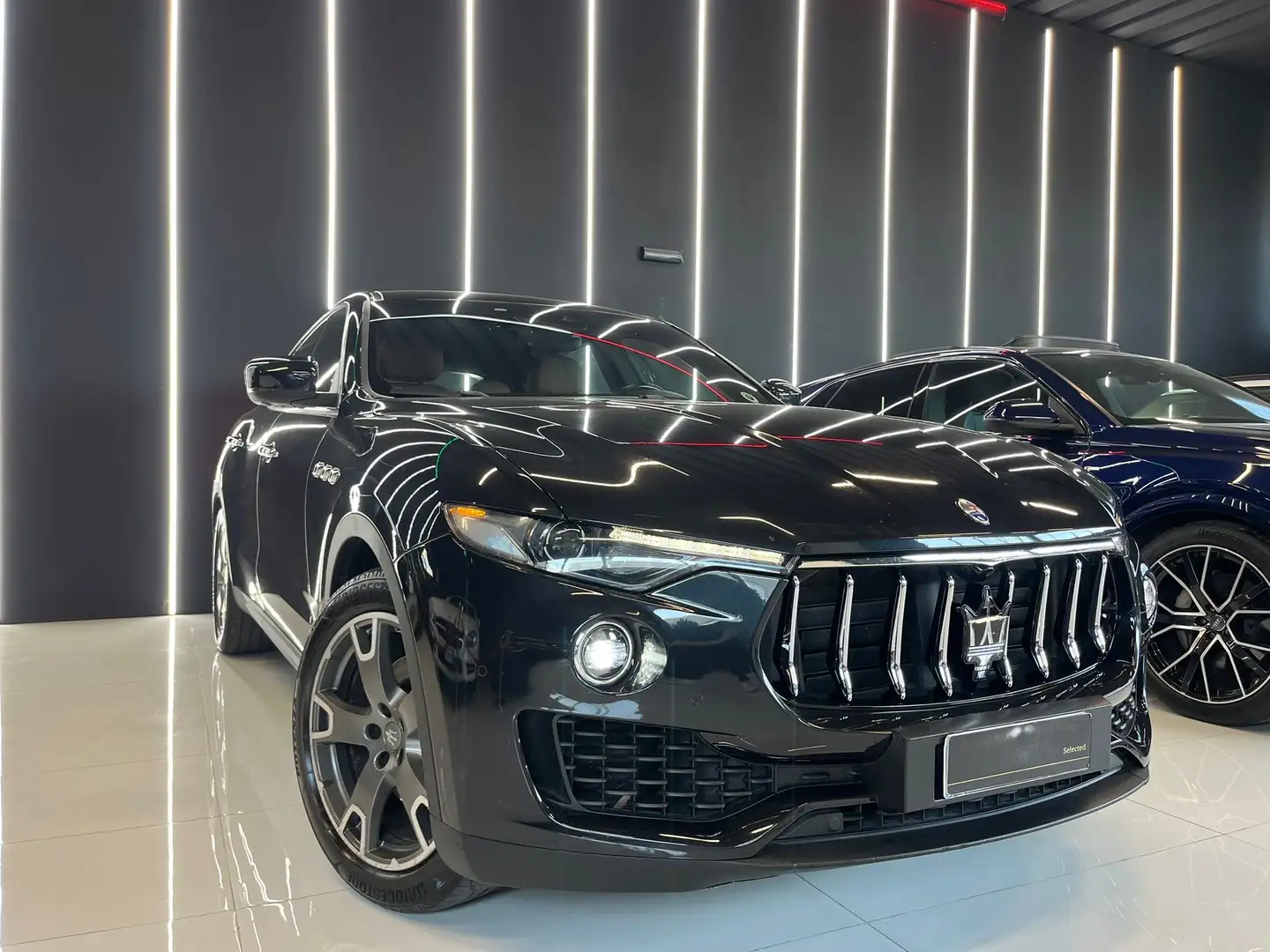 Maserati Levante 3.0 V6 AWD Gransport 250cv Noir - 1