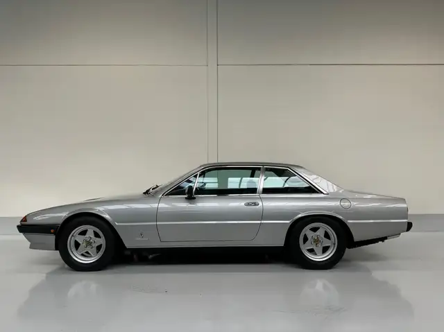 Ferrari 400 i *Belgisch geleverde auto*