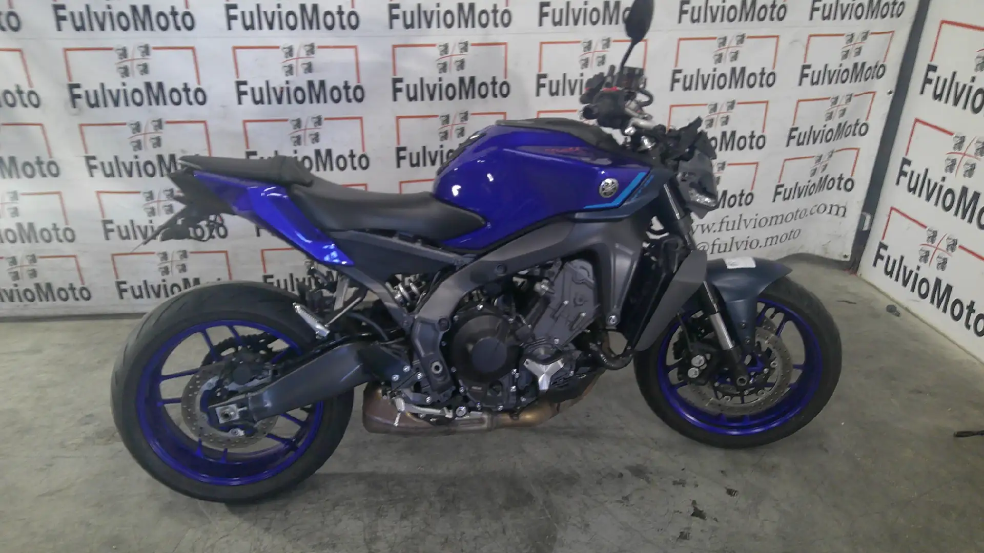 Yamaha MT-09 - 1