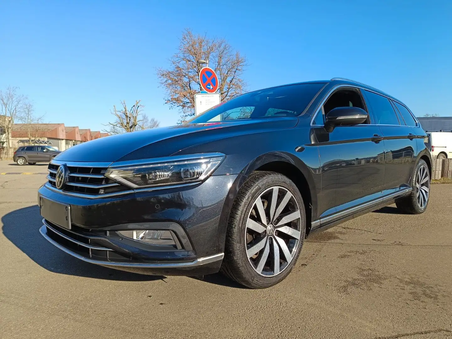 Volkswagen Passat Variant Elegance DSG R-Line Sport-Paket Schwarz - 1