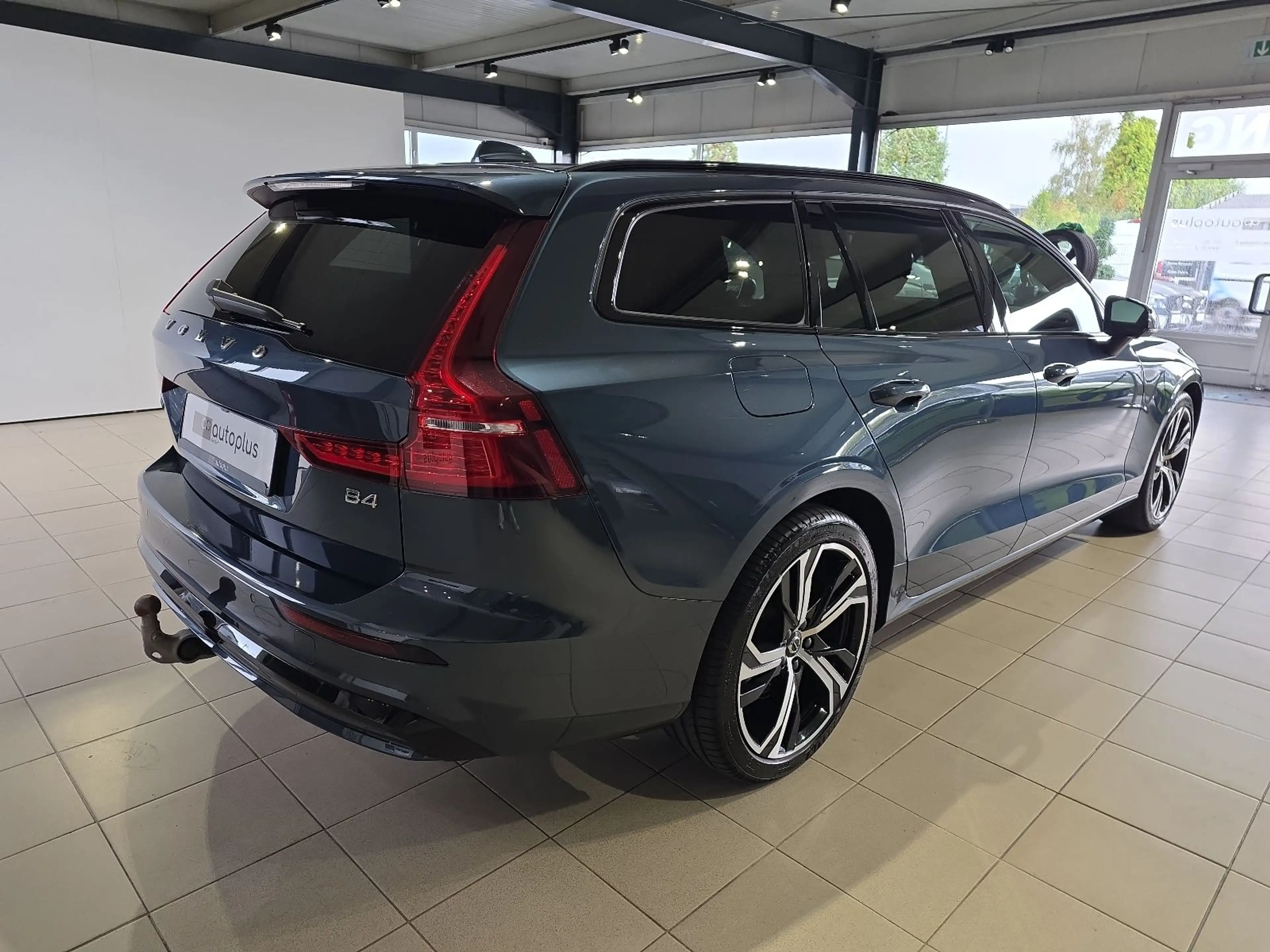 Volvo V60 B4 Plus Dark ACC AHK 19Zoll LED Sportsitze — photo 6