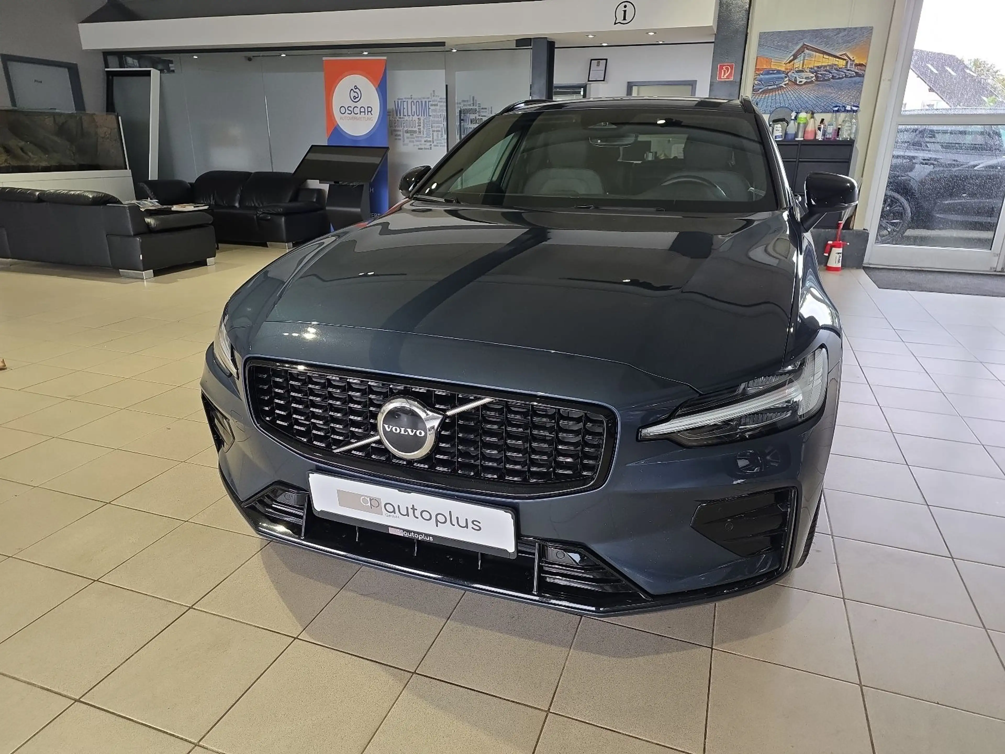 Volvo V60 B4 Plus Dark ACC AHK 19Zoll LED Sportsitze — photo 2