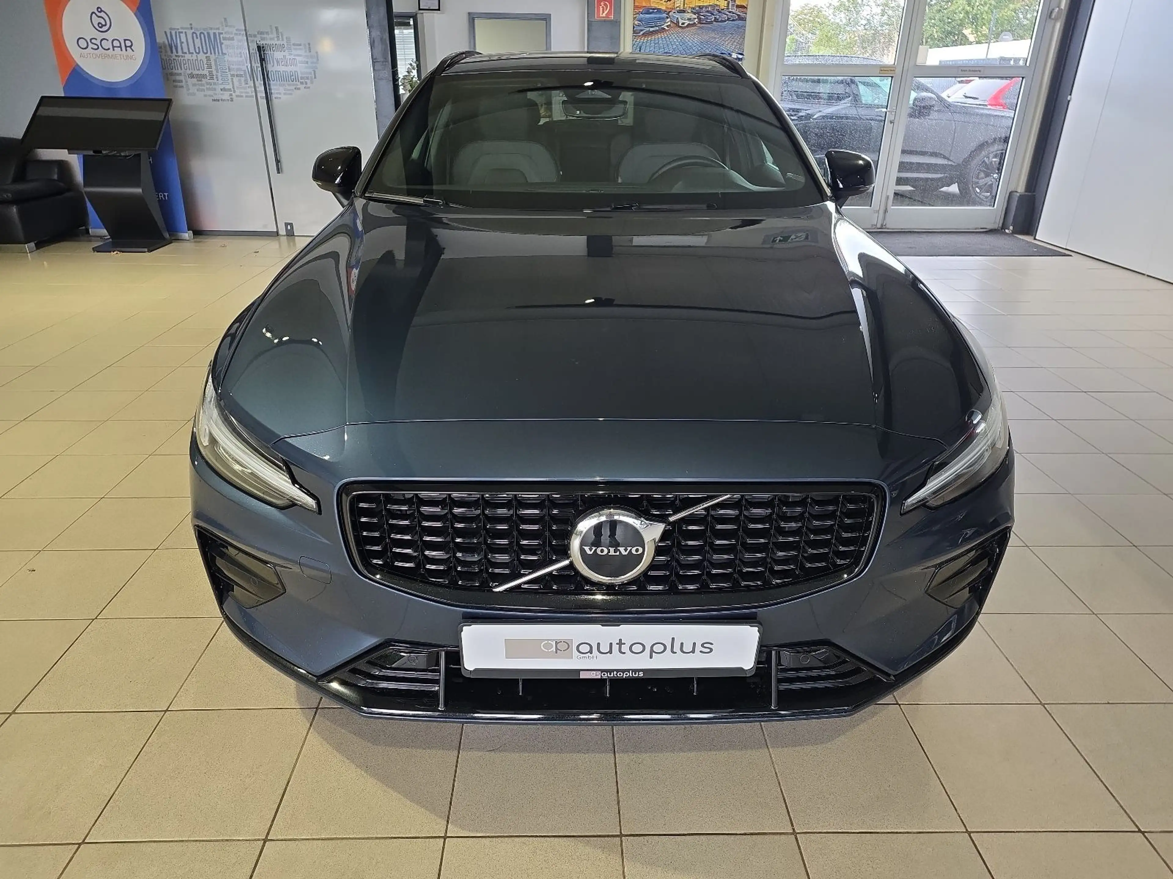Volvo V60 B4 Plus Dark ACC AHK 19Zoll LED Sportsitze — photo 3