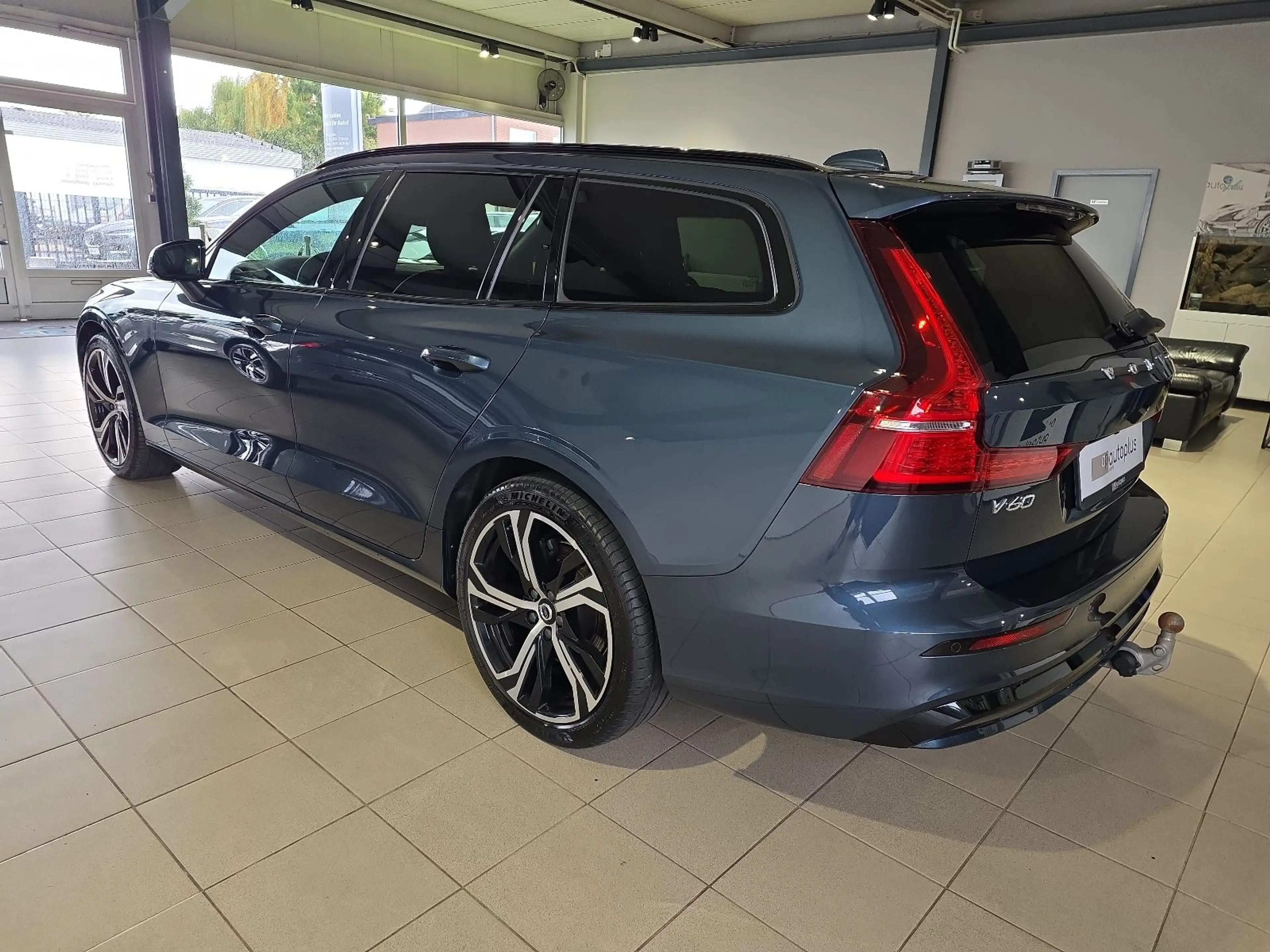 Volvo V60 B4 Plus Dark ACC AHK 19Zoll LED Sportsitze — photo 10