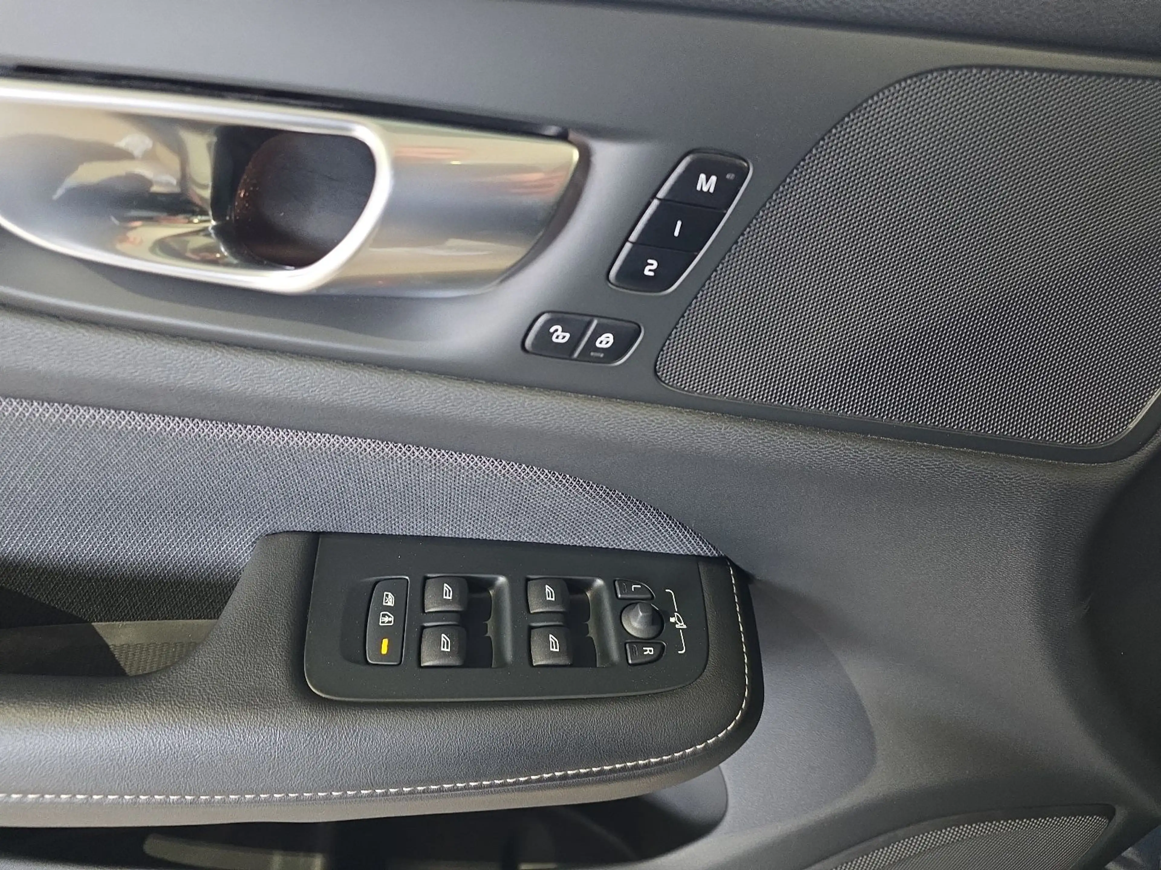 Volvo V60 B4 Plus Dark ACC AHK 19Zoll LED Sportsitze — photo 17