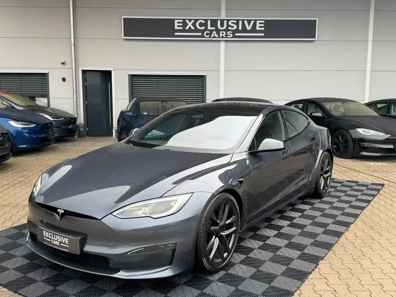 TESLA Model S