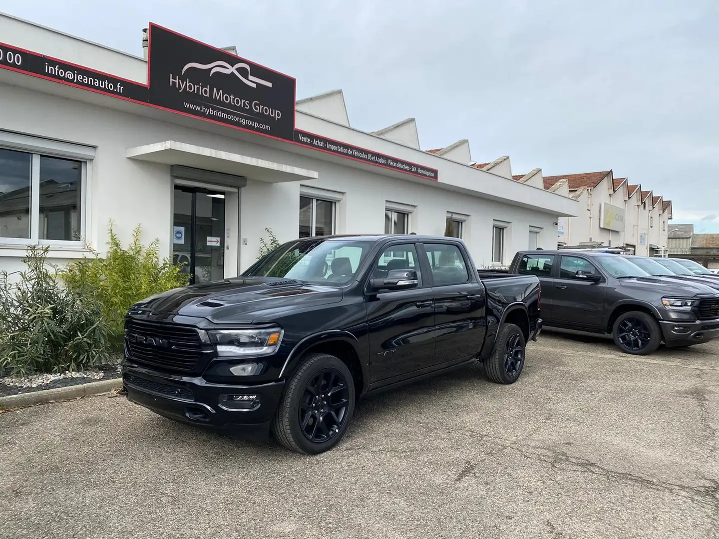 Dodge RAM SPORT LARAMIE Negro - 2