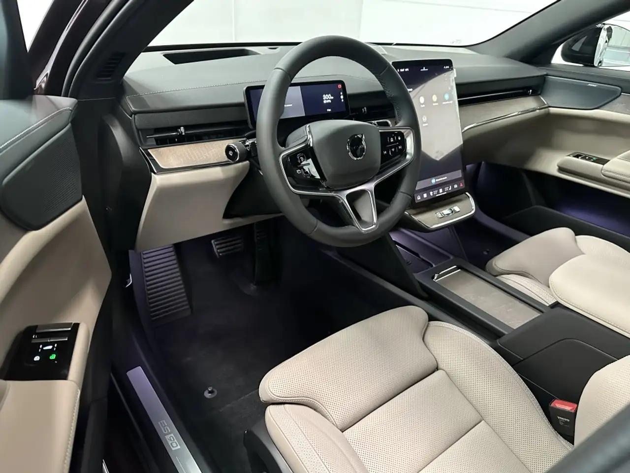 Volvo ES90 2026