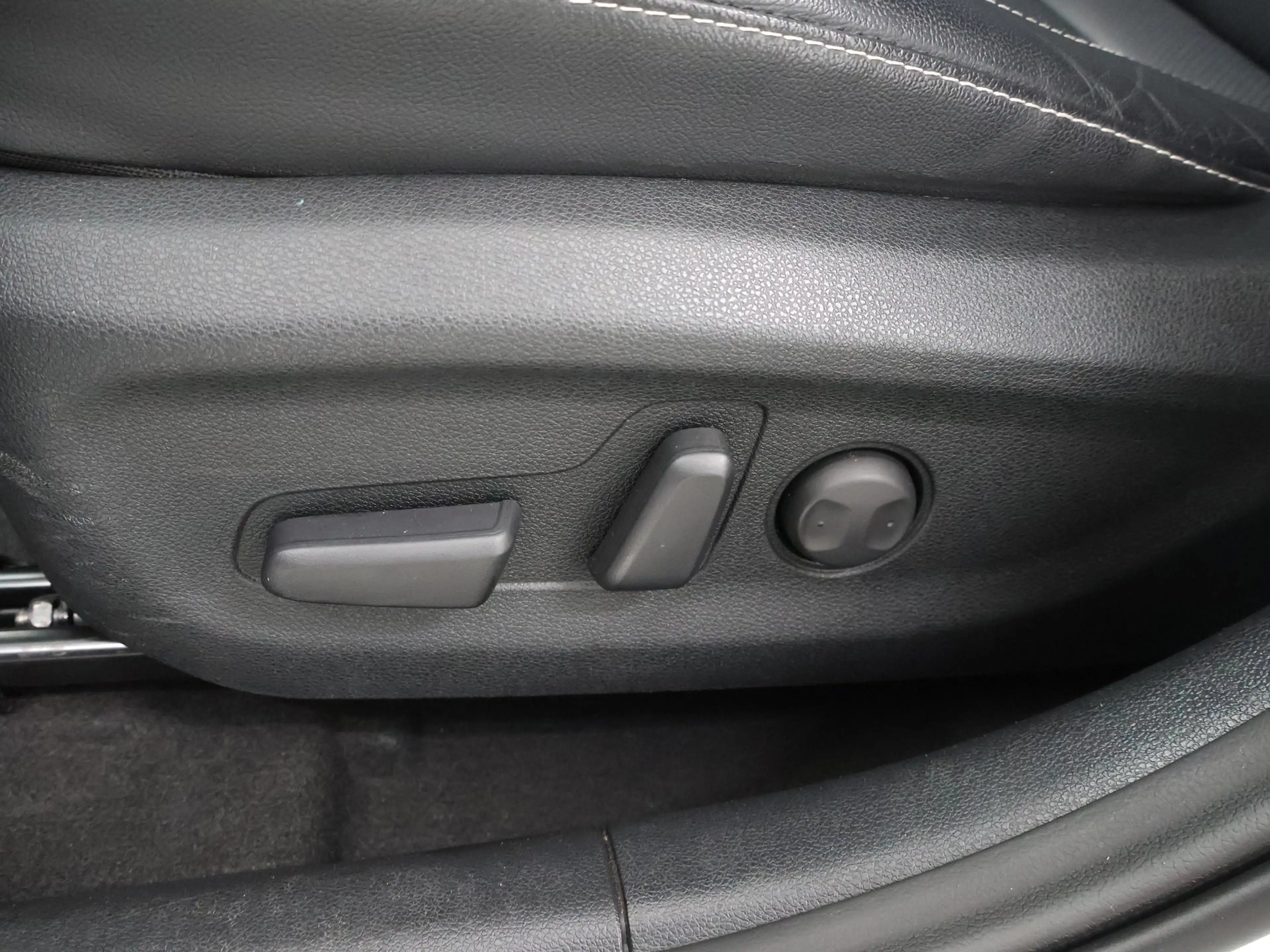 Kia e-Niro ExecutiveLine 64 kWh | Schuif/kanteldak | Lederen — photo 13