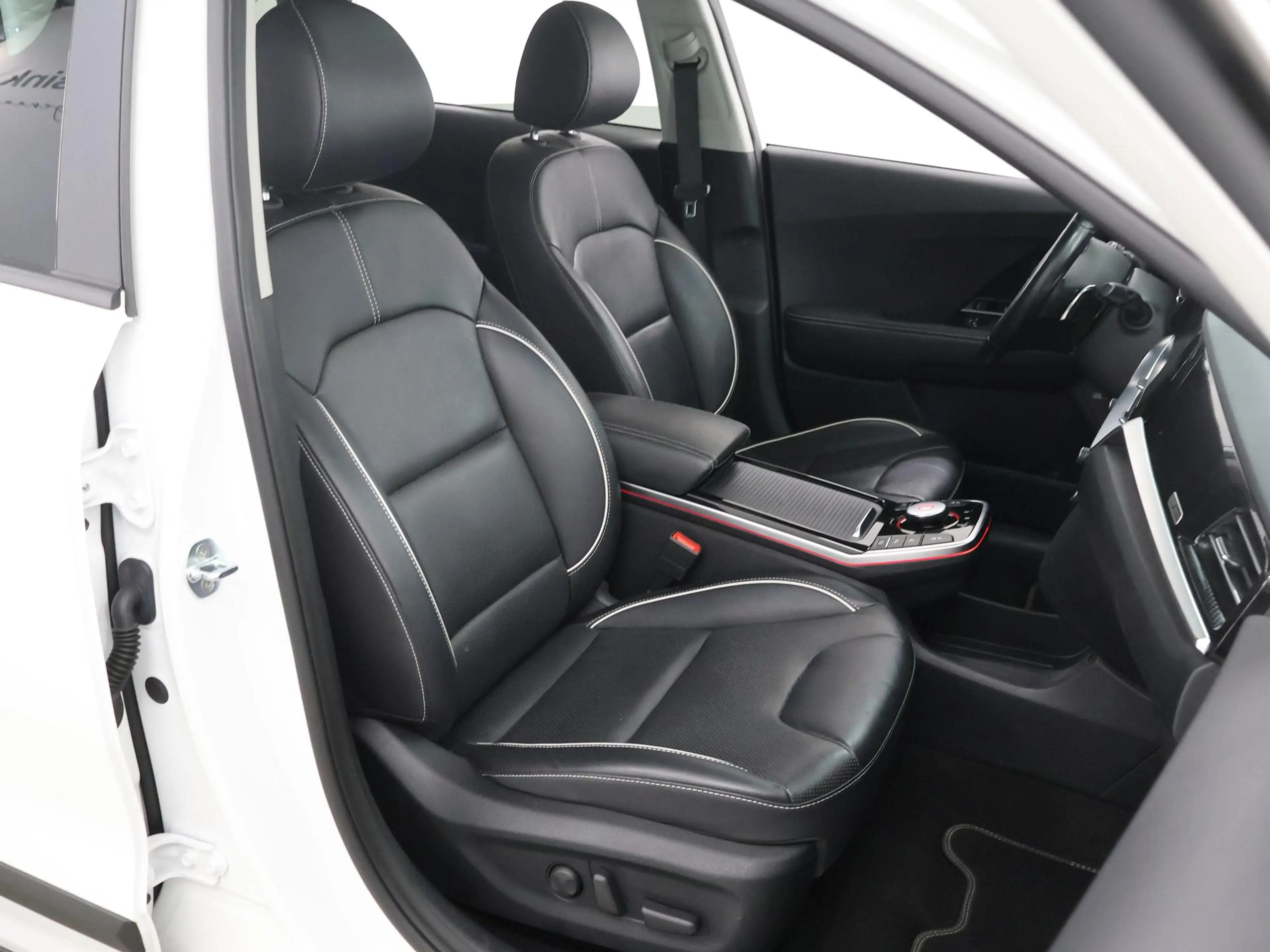 Kia e-Niro ExecutiveLine 64 kWh | Schuif/kanteldak | Lederen — photo 10