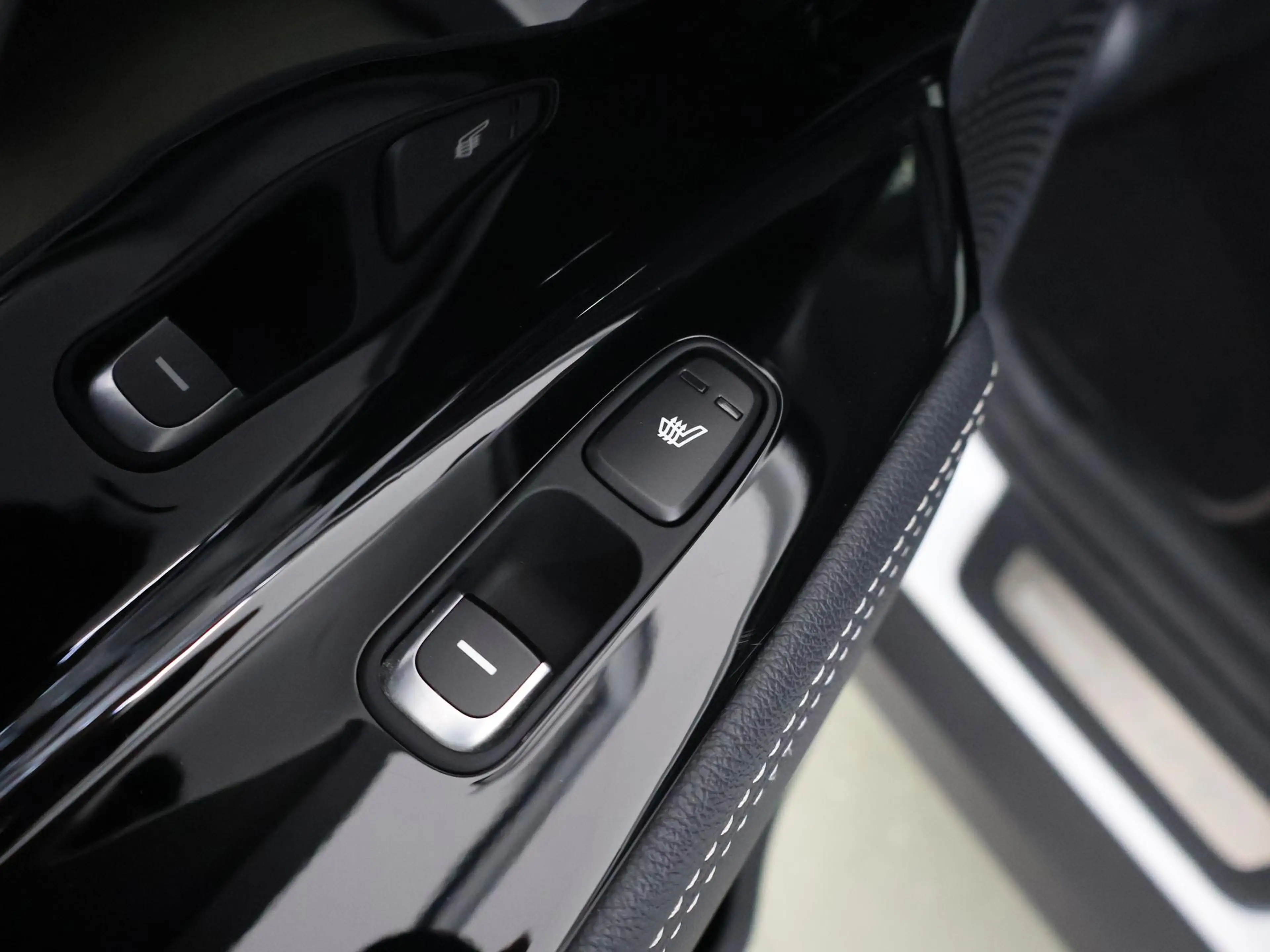 Kia e-Niro ExecutiveLine 64 kWh | Schuif/kanteldak | Lederen — photo 12