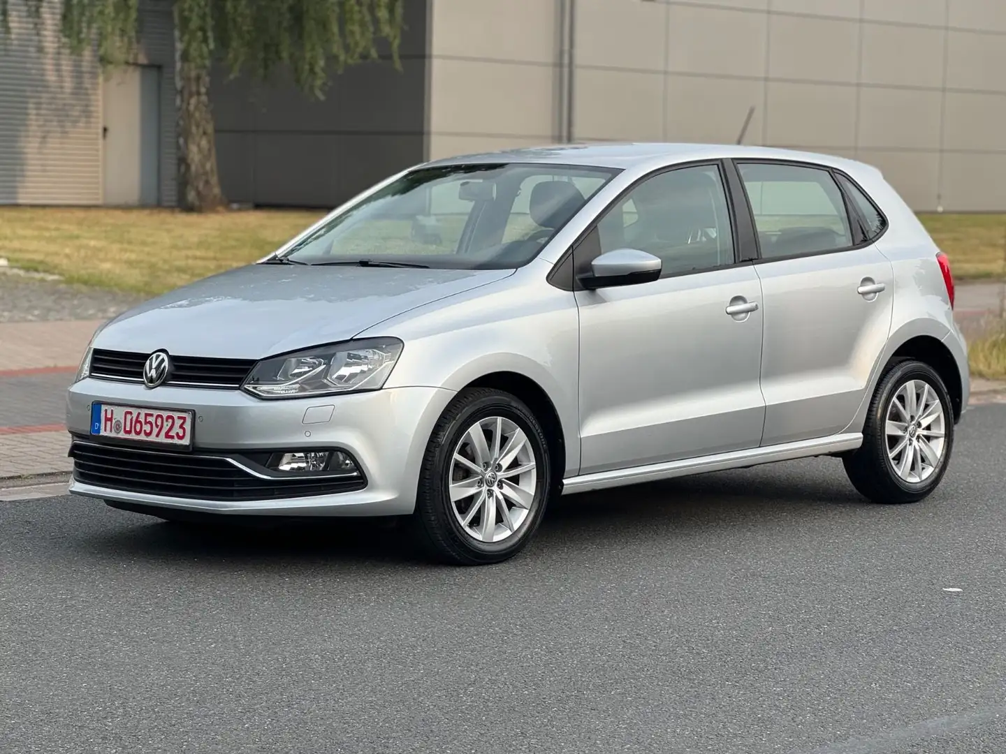 Volkswagen Polo V Comfortline BMT/1 Hand/PDC/Klima/Euro 6 Silber - 1