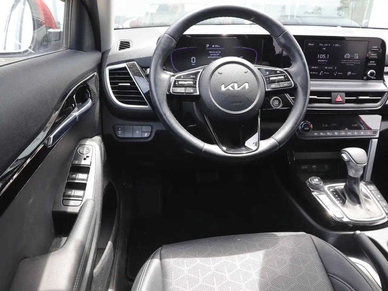 Kia Seltos photo Kia Seltos