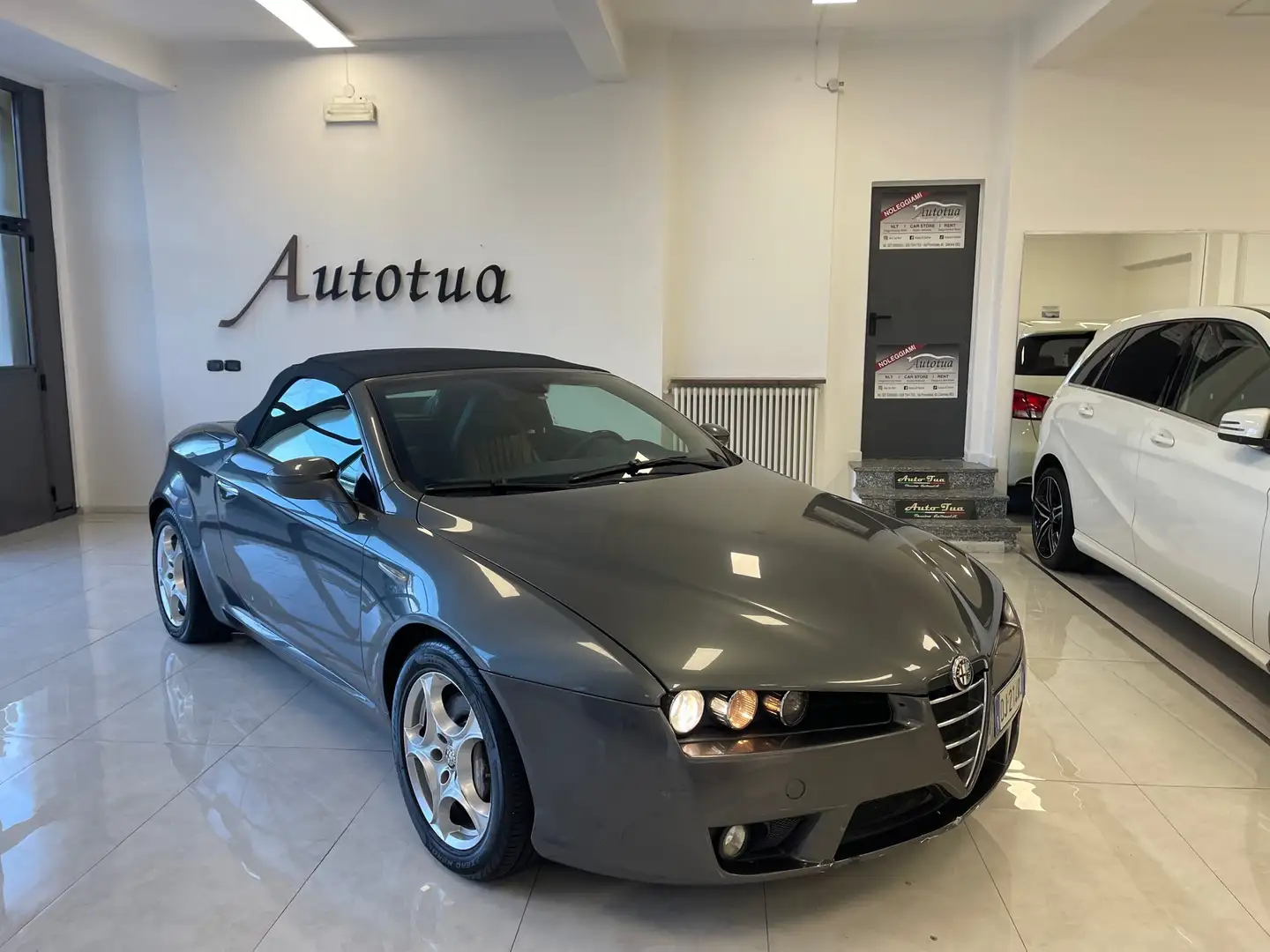 Alfa Romeo Spider 3.2 V6 Exclusive Q4 260cv Grijs - 1