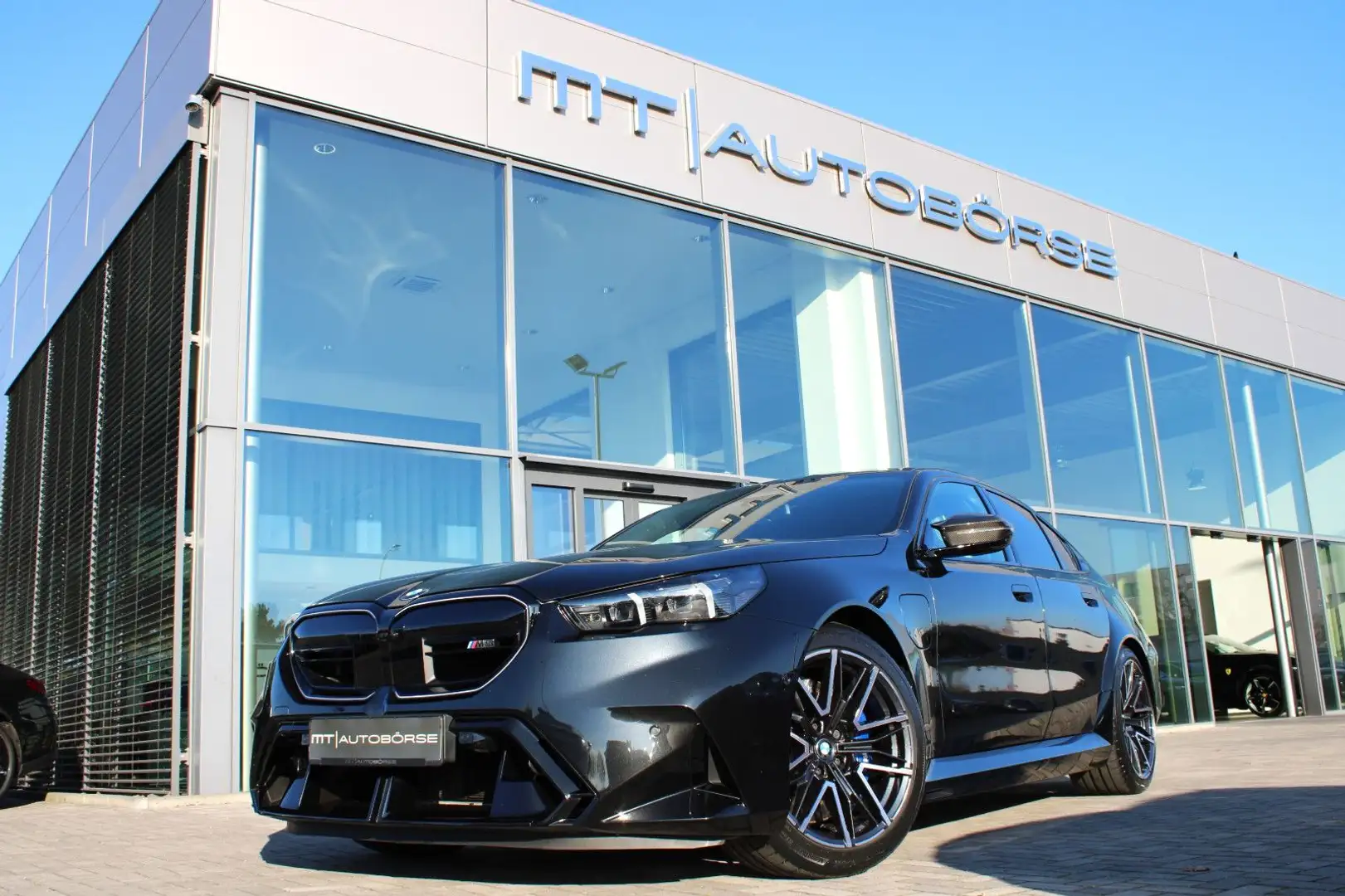 BMW M5 LIM. 4.4 V8 727PS! B&W/ICON/CARBON/360°/21" Noir - 1