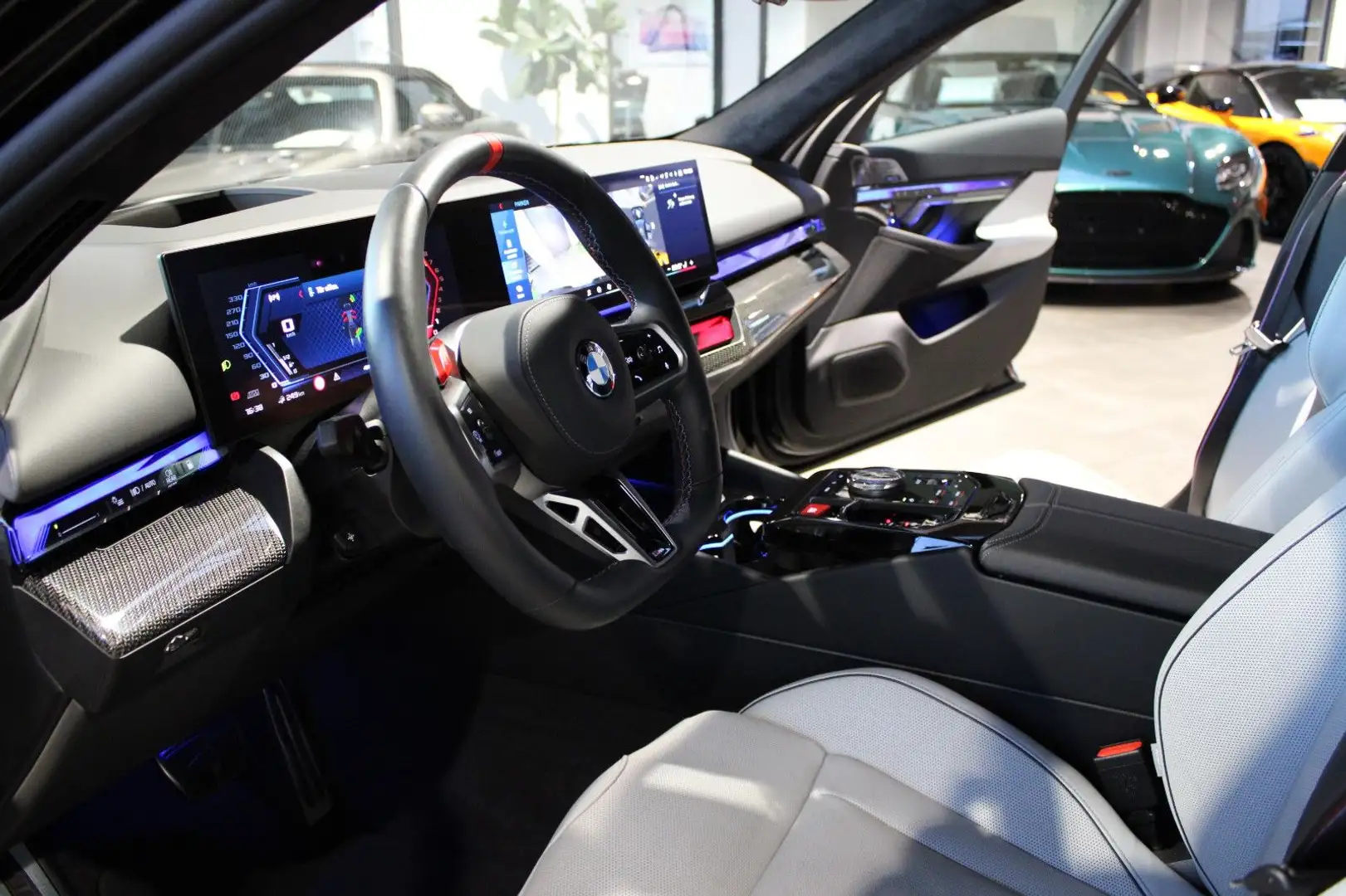 BMW M5 LIM. 4.4 V8 727PS! B&W/ICON/CARBON/360°/21" Noir - 2