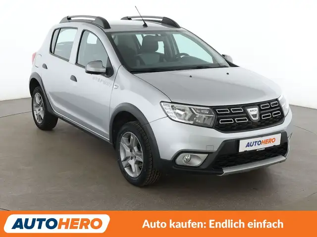 Dacia Sandero view 8