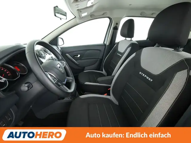 Dacia Sandero view 10