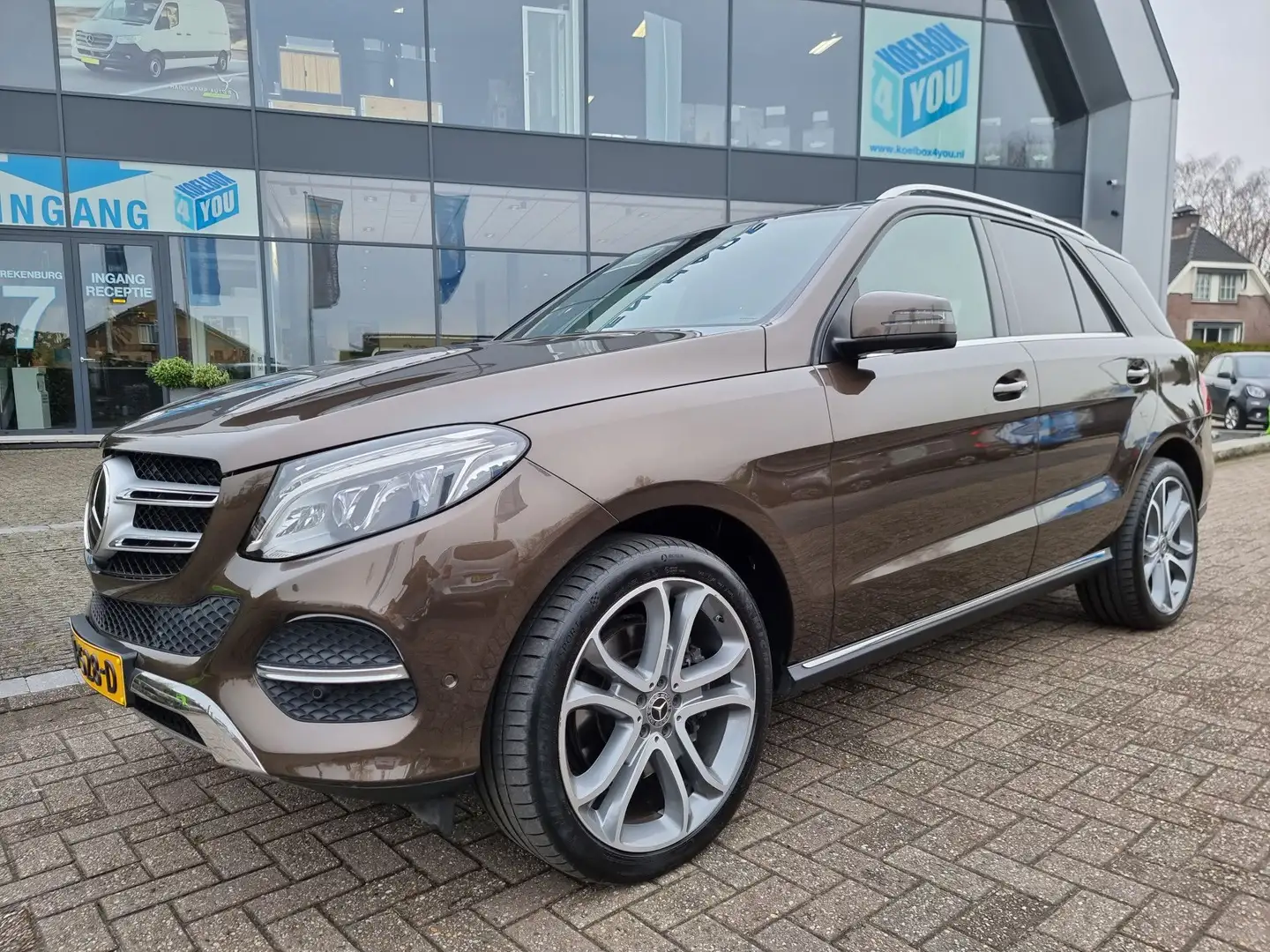 Mercedes-Benz GLE 400 4MATIC AMG Sport Edition * Trekhaak * 360 Camera * Kahverengi - 1