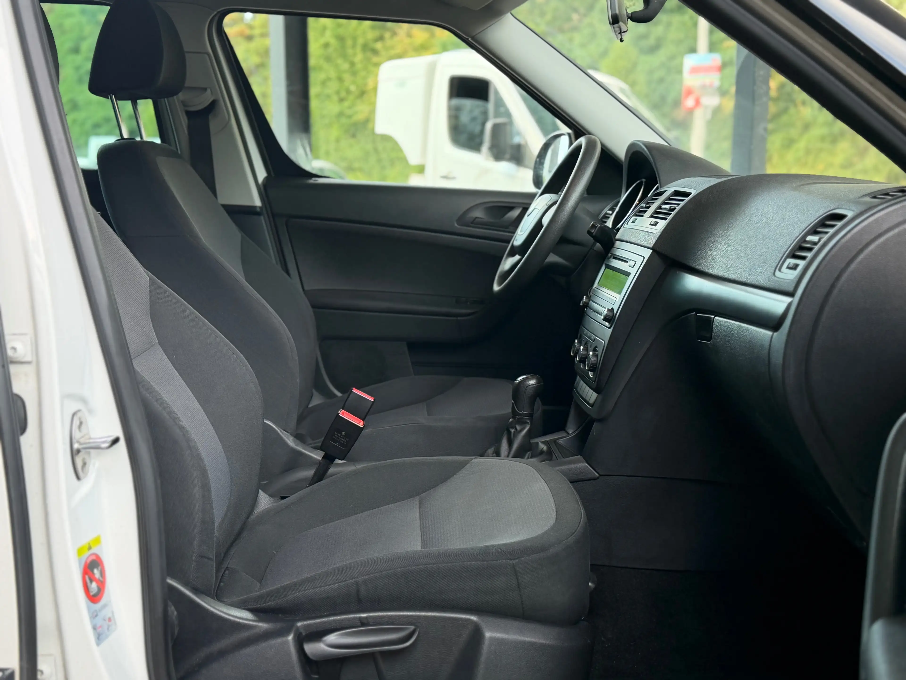 Skoda Yeti Plus Edition/12 Monate Garantie/Pano/Sitzheizung/AHK — photo 13