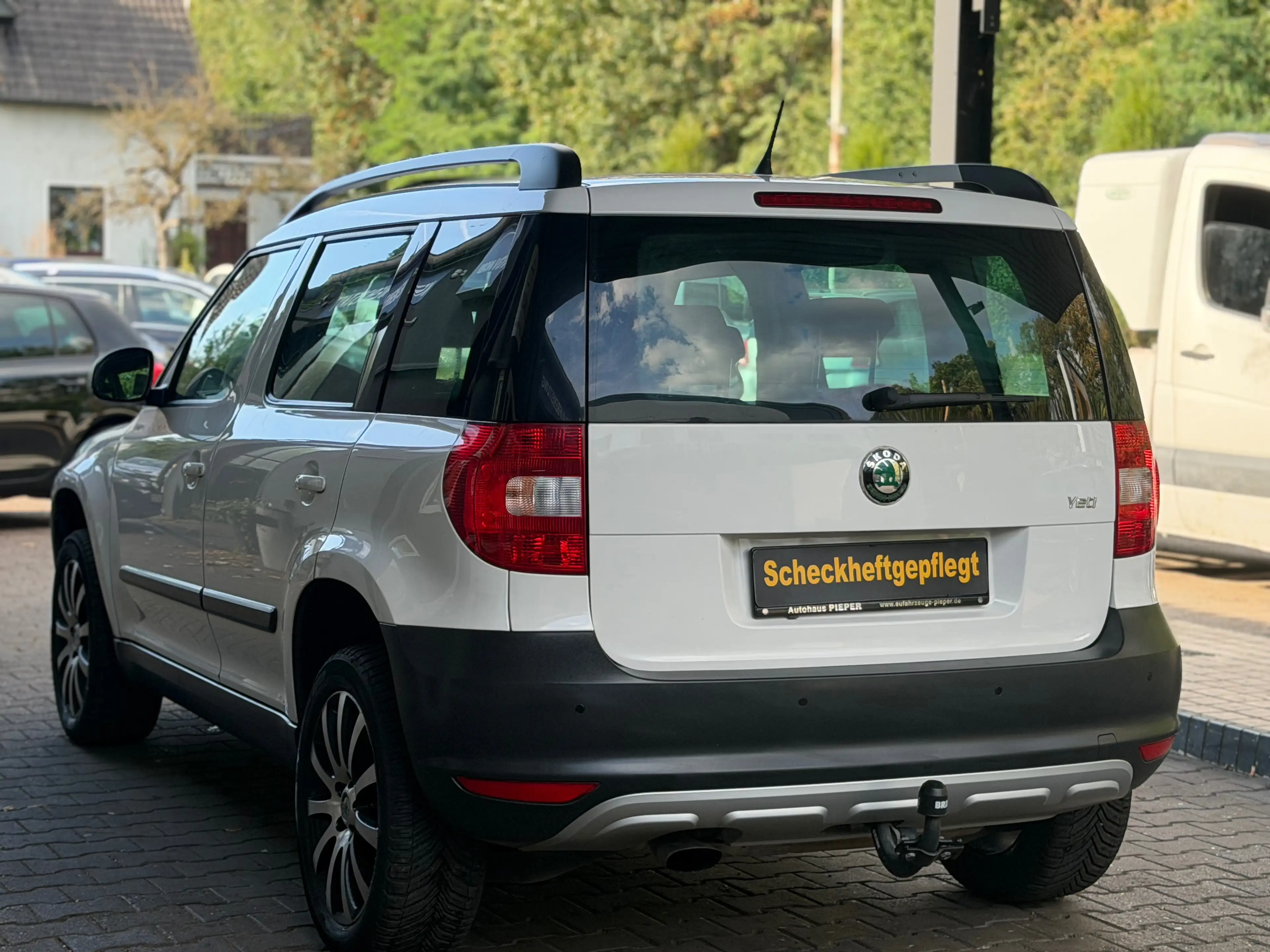 Skoda Yeti Plus Edition/12 Monate Garantie/Pano/Sitzheizung/AHK — photo 8