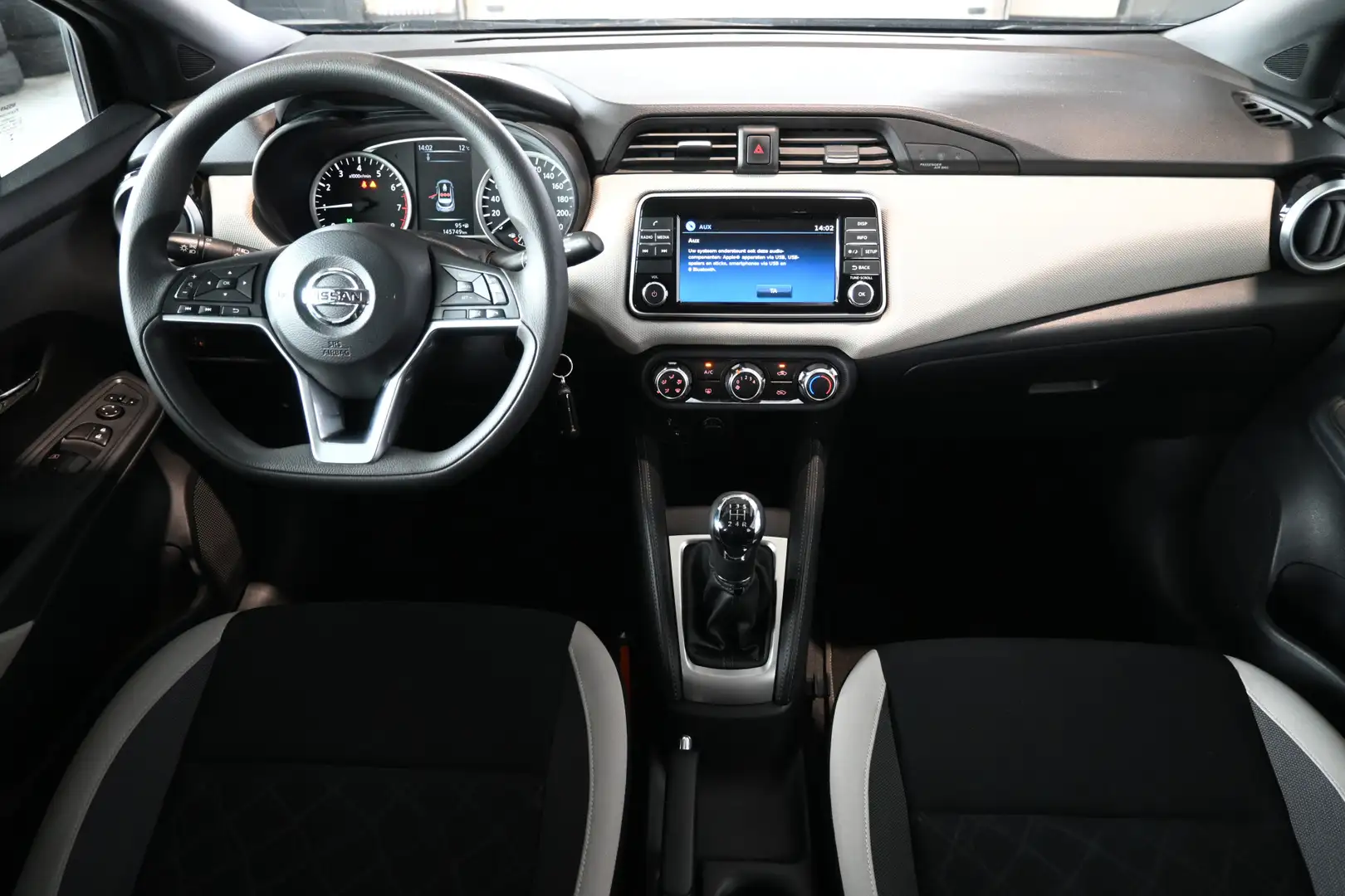 Nissan Micra 1.0L Acenta Airco Cruise control Apple Carplay Lic Black - 2