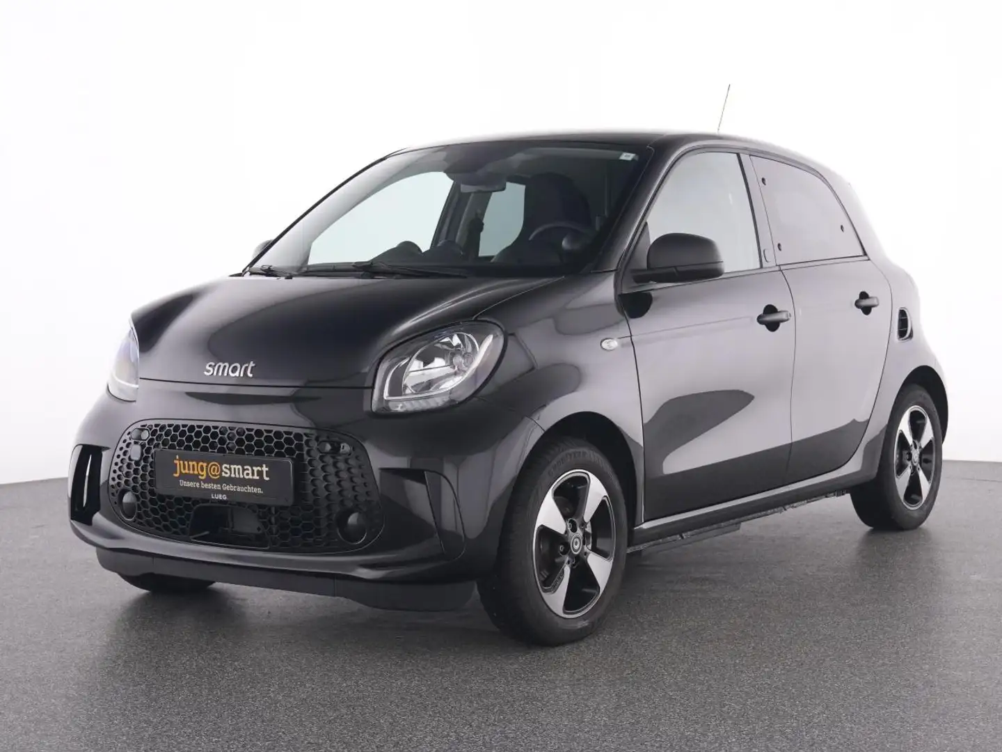 smart forFour EQ  passion 22kw Advanced+Plus+Paket+DAB+ Black - 1