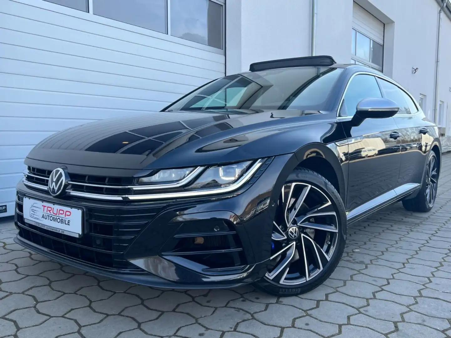 Volkswagen Arteon SB R 4M/Matrix/AHK/Pano/360°/Virtual/4xSH Nero - 1
