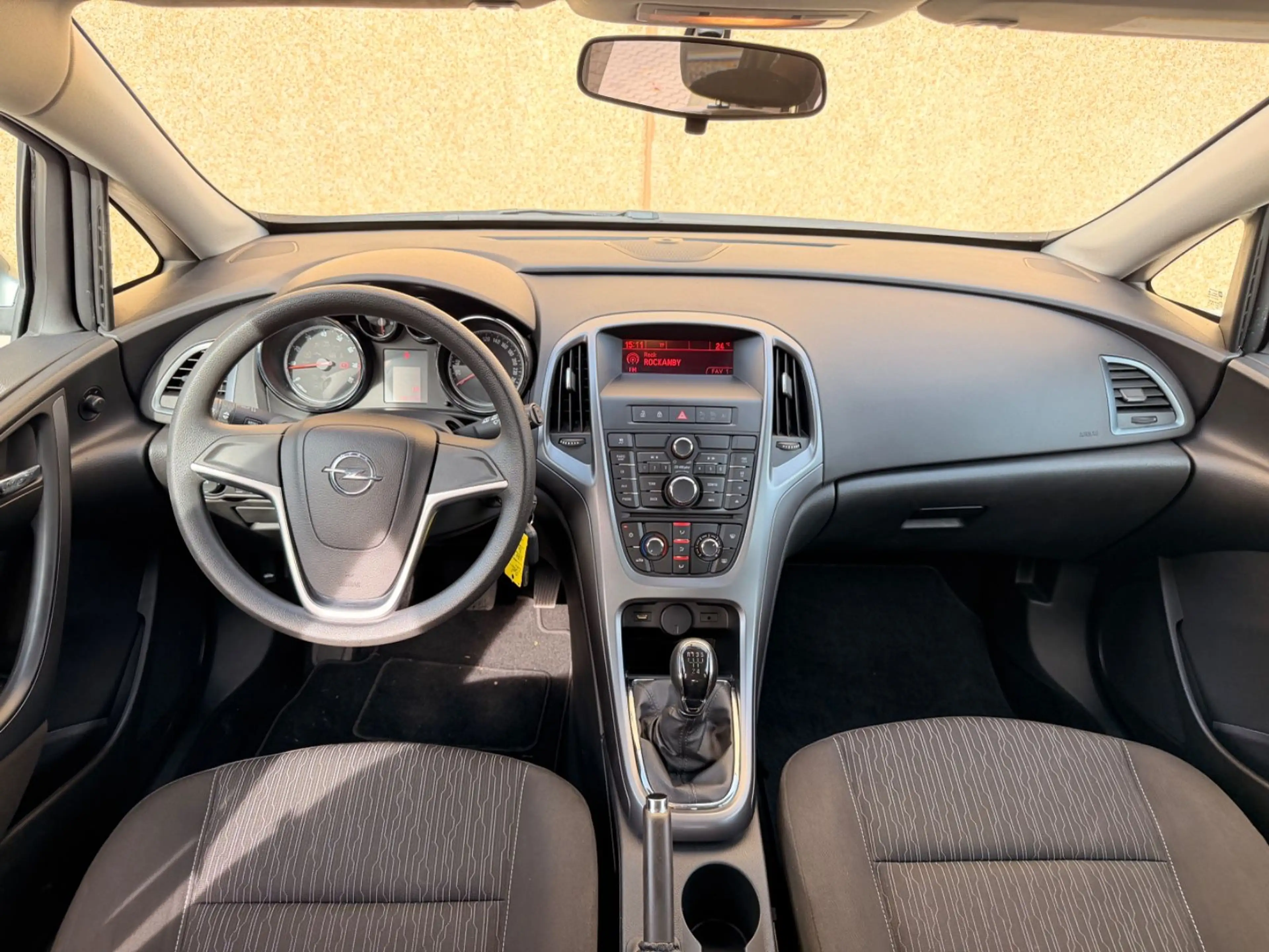 Opel Astra J Lim 1.6/Klimaanlage/CD/BC/ZV/Euro6/ — photo 6