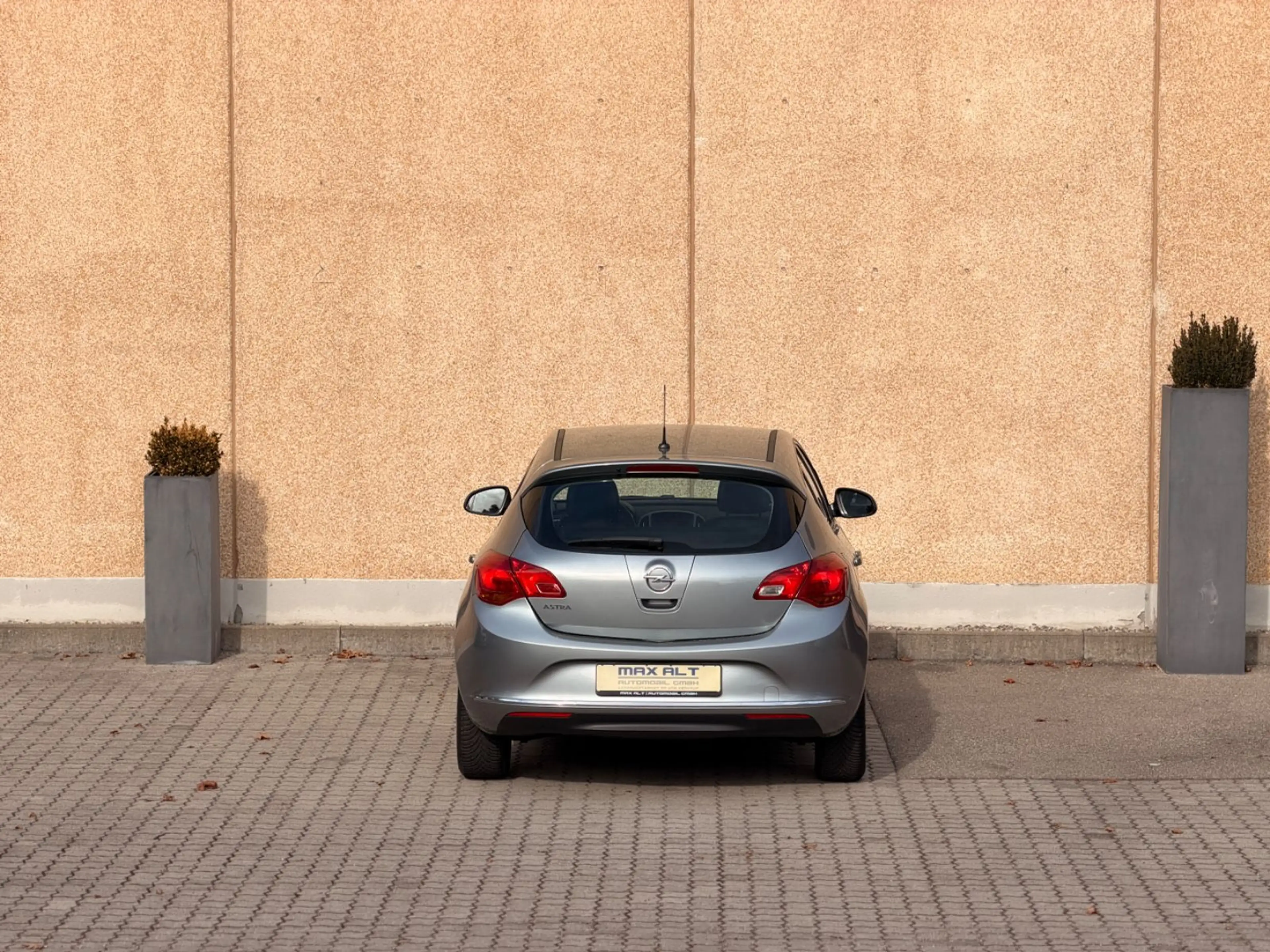 Opel Astra J Lim 1.6/Klimaanlage/CD/BC/ZV/Euro6/ — photo 4