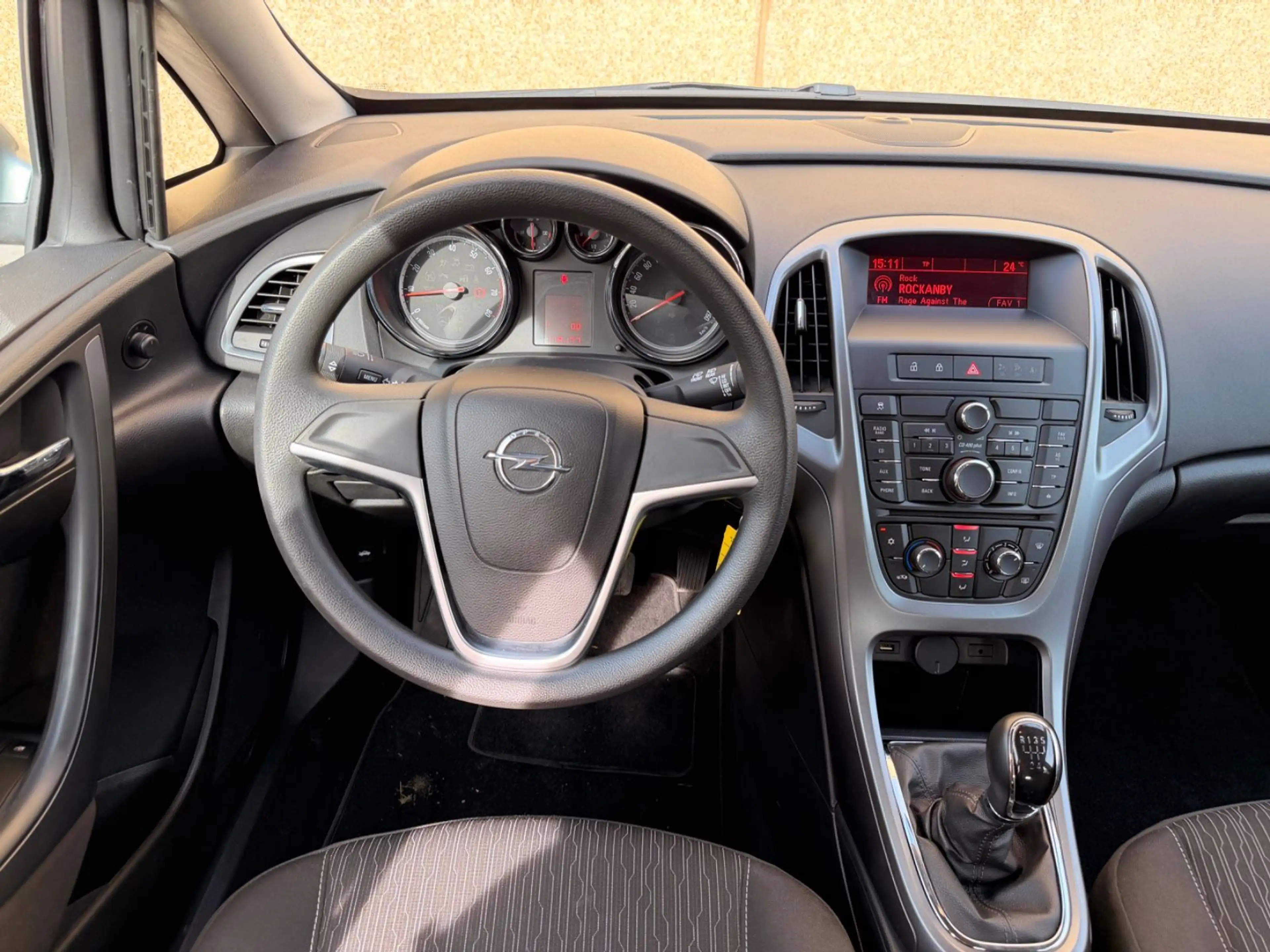 Opel Astra J Lim 1.6/Klimaanlage/CD/BC/ZV/Euro6/ — photo 7