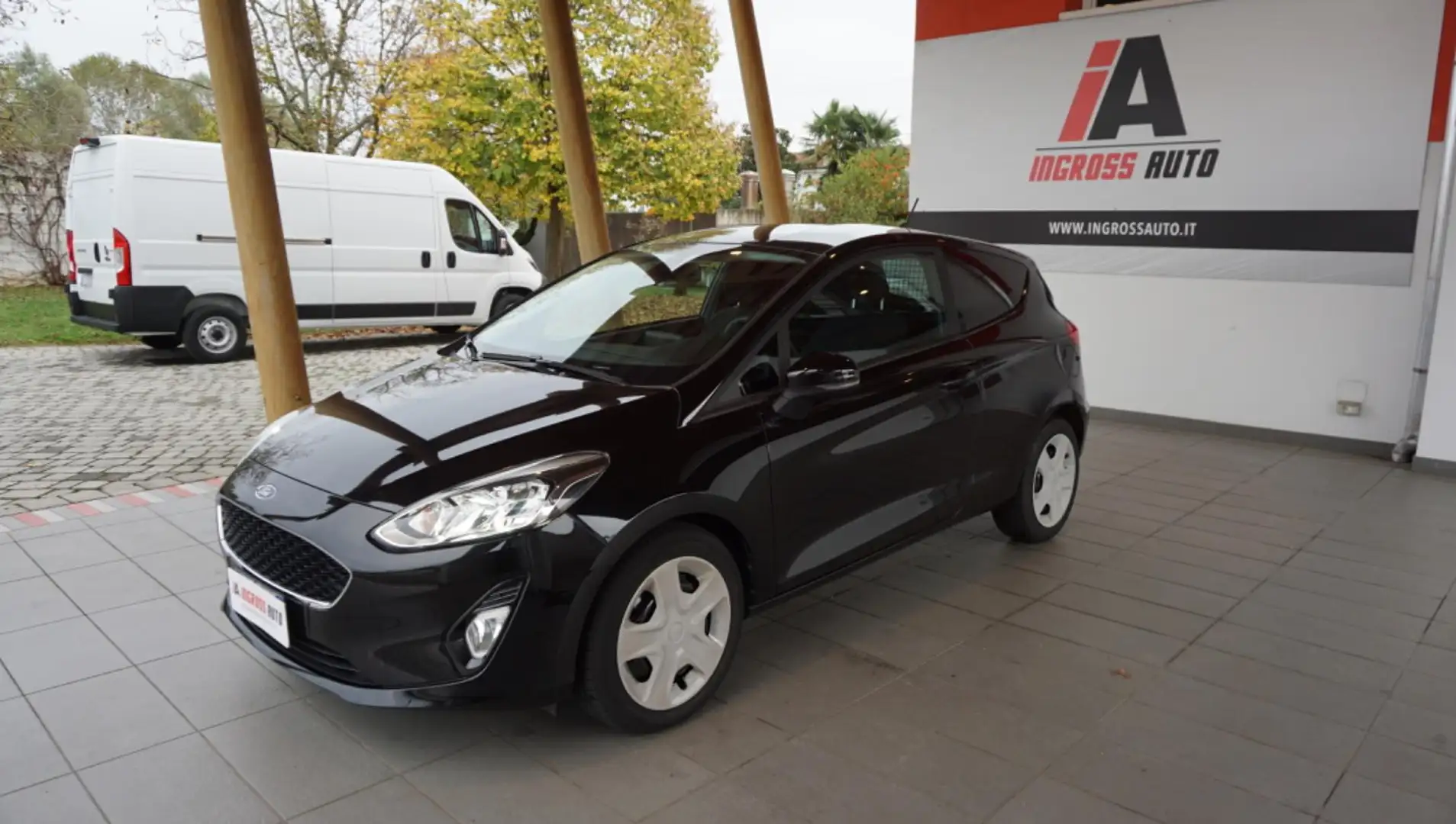 Ford Fiesta 1.5 TDCi 85 CV 3 porte Van Trend Nero - 1