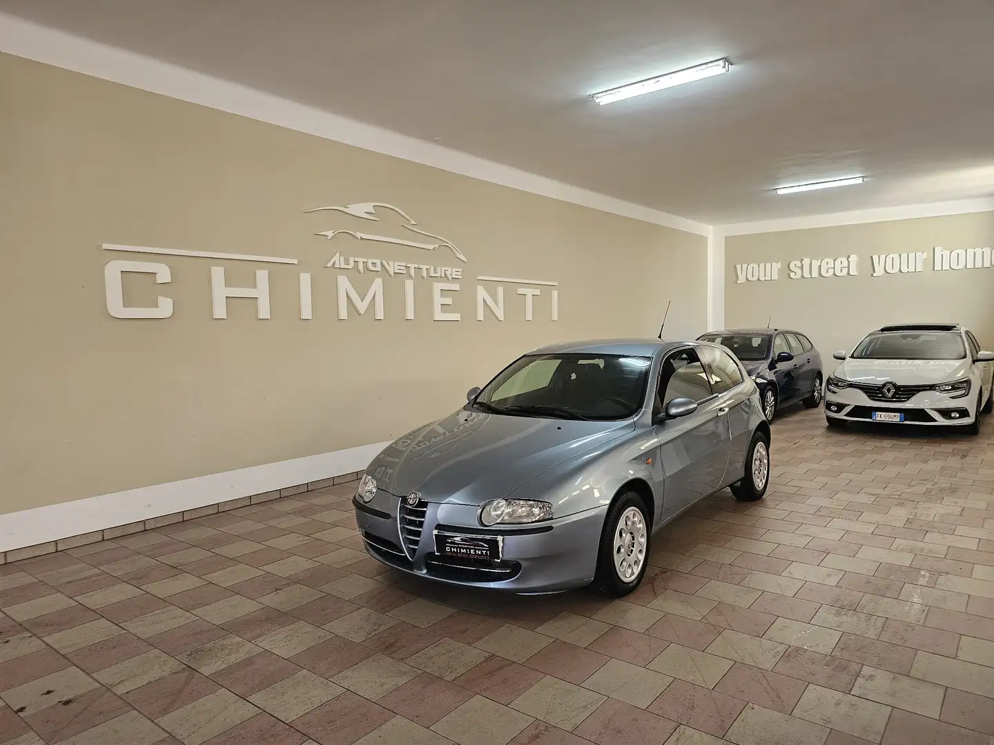 Alfa Romeo 147 147 3p 1.6 ts Distinctive 105cv Gris - 2