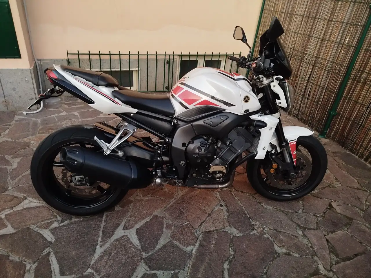 Yamaha FZ 1