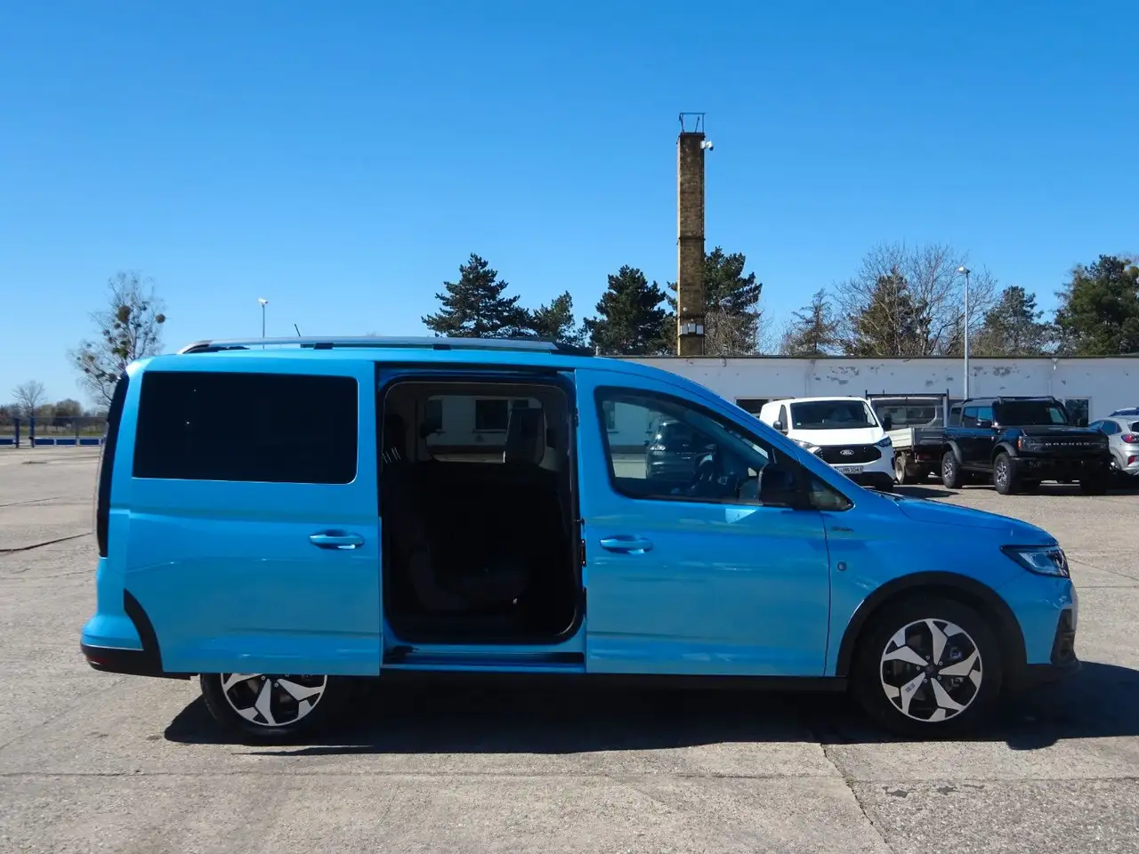 Ford Grand Tourneo 2026 — фото 11