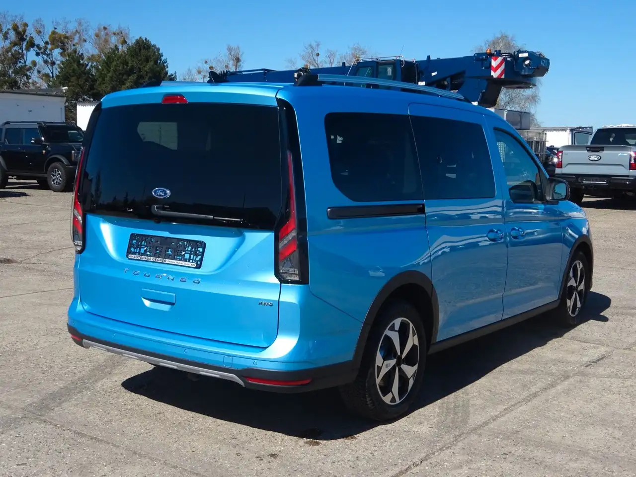 Ford Grand Tourneo 2026 — фото 9