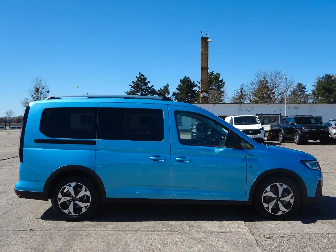 Ford Grand Tourneo 2026 — фото 10