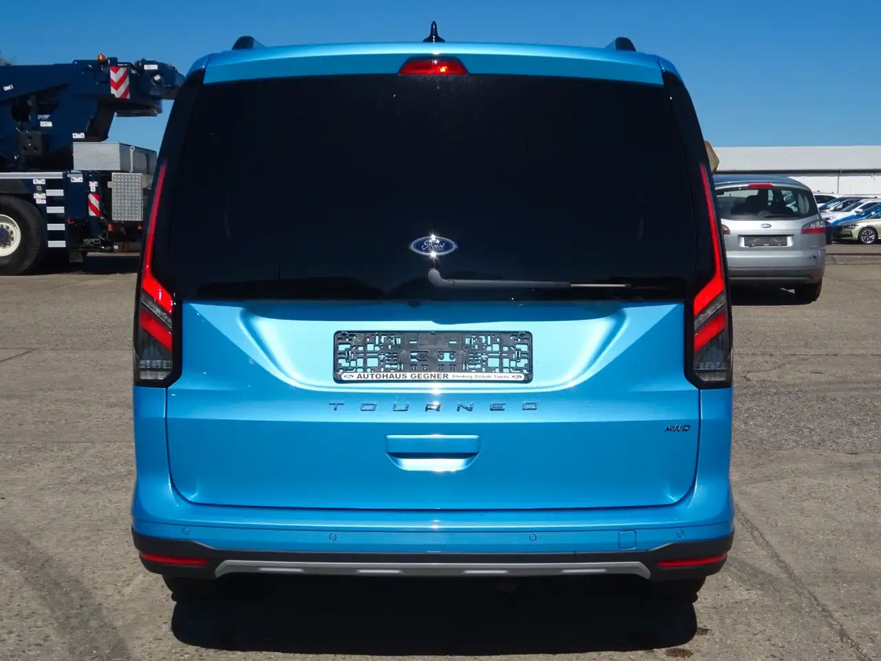 Ford Grand Tourneo 2026 — фото 8