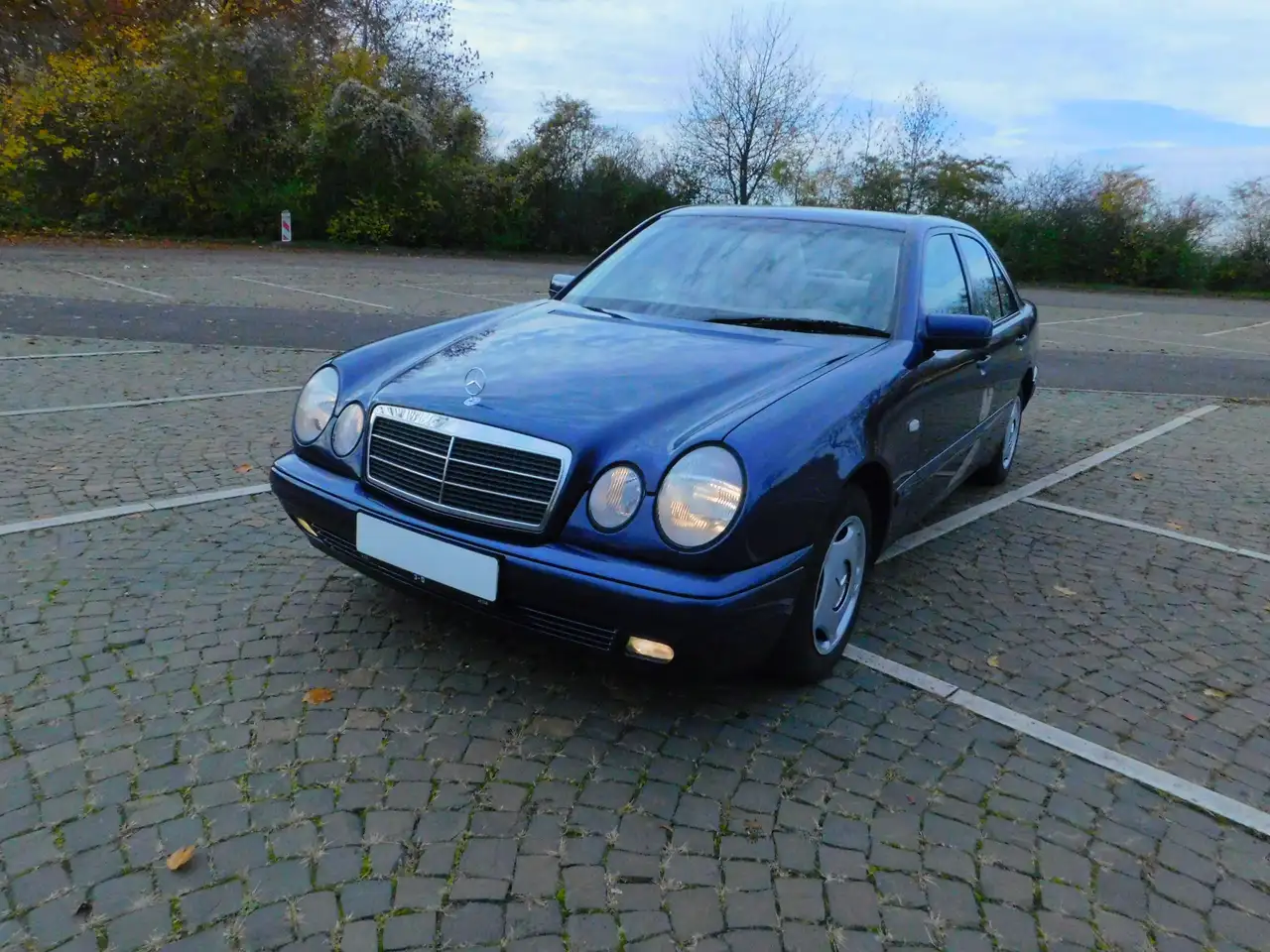 Mercedes-Benz E 200 Classic 1. HAND SERVICE MB Erstklassiger Oldtimerkandidat, foto 9