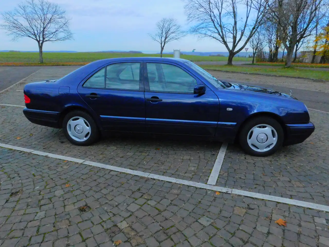 Mercedes-Benz E 200 Classic 1. HAND SERVICE MB Erstklassiger Oldtimerkandidat, foto 5