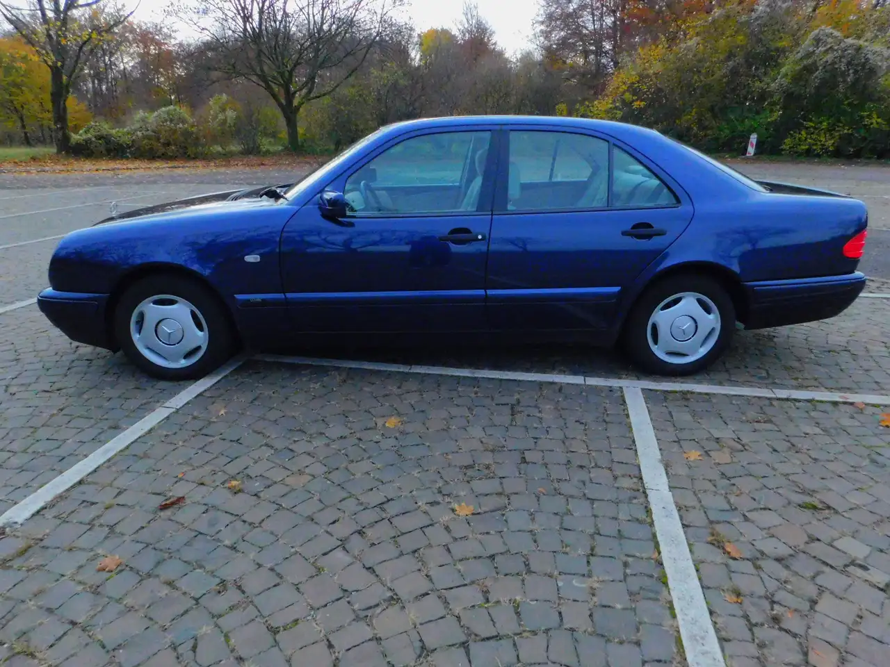 Mercedes-Benz E 200 Classic 1. HAND SERVICE MB Erstklassiger Oldtimerkandidat, foto 3